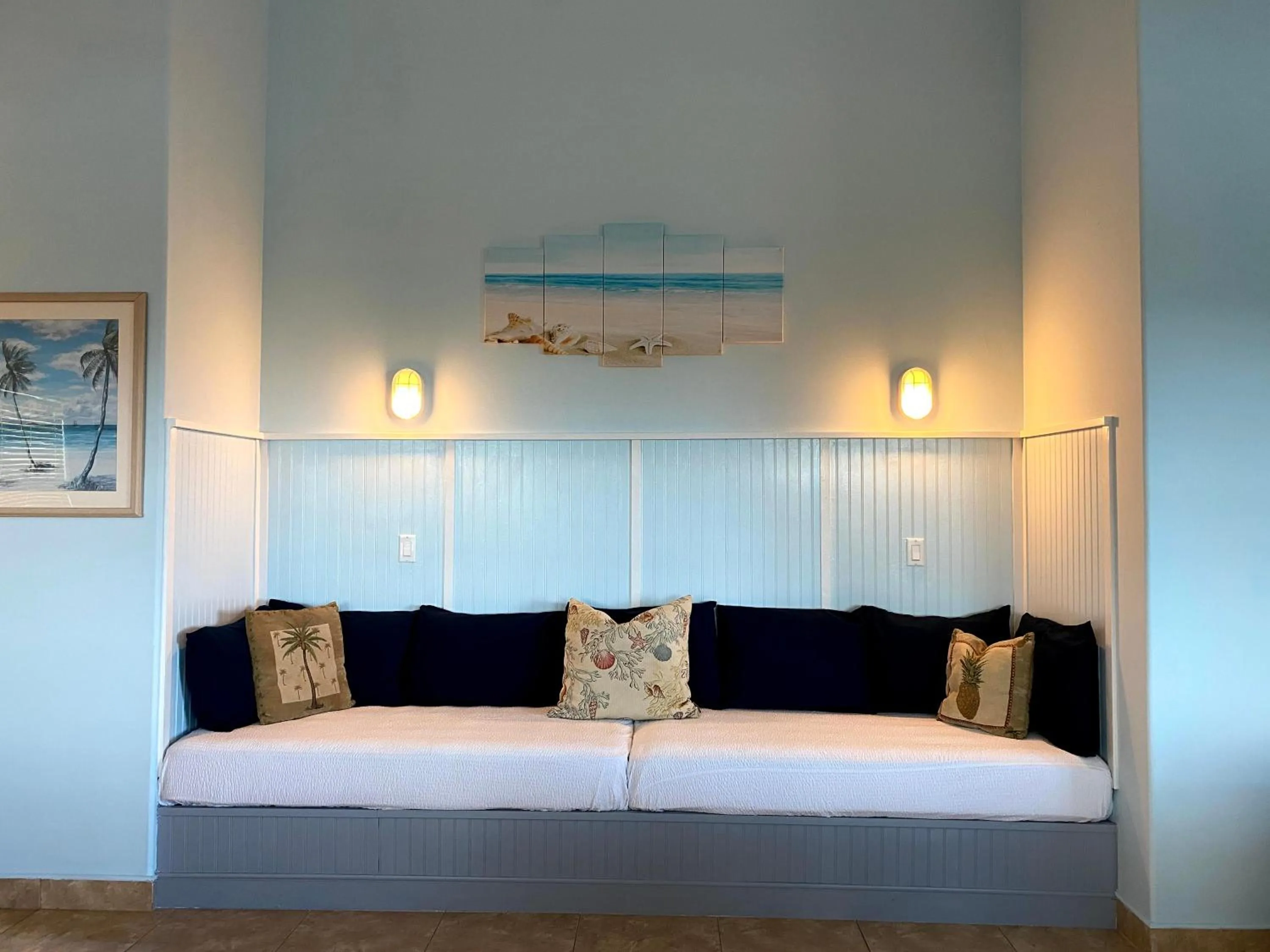 Bed in Hideaways Exuma