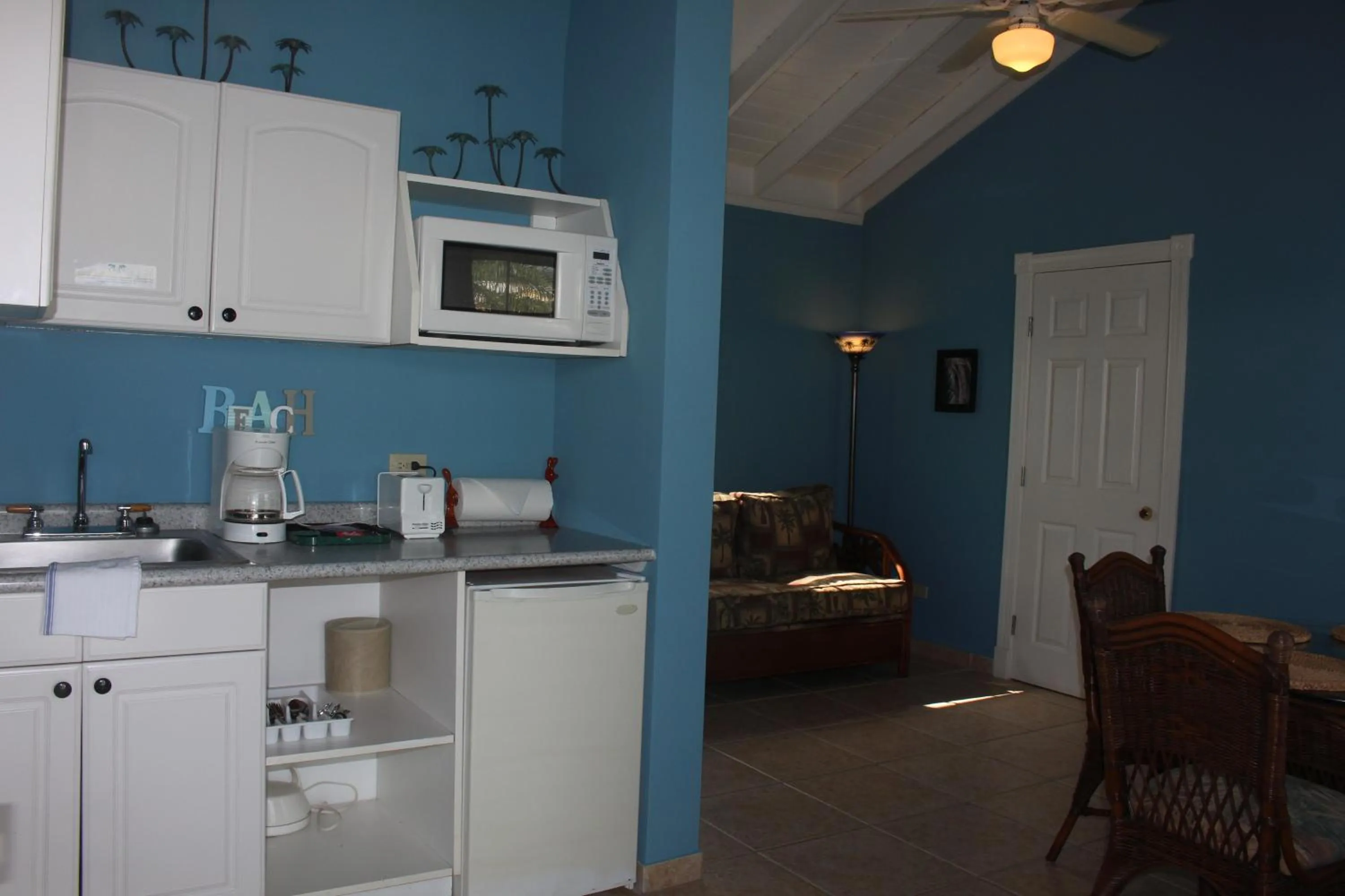 Kitchen or kitchenette in Hideaways Exuma