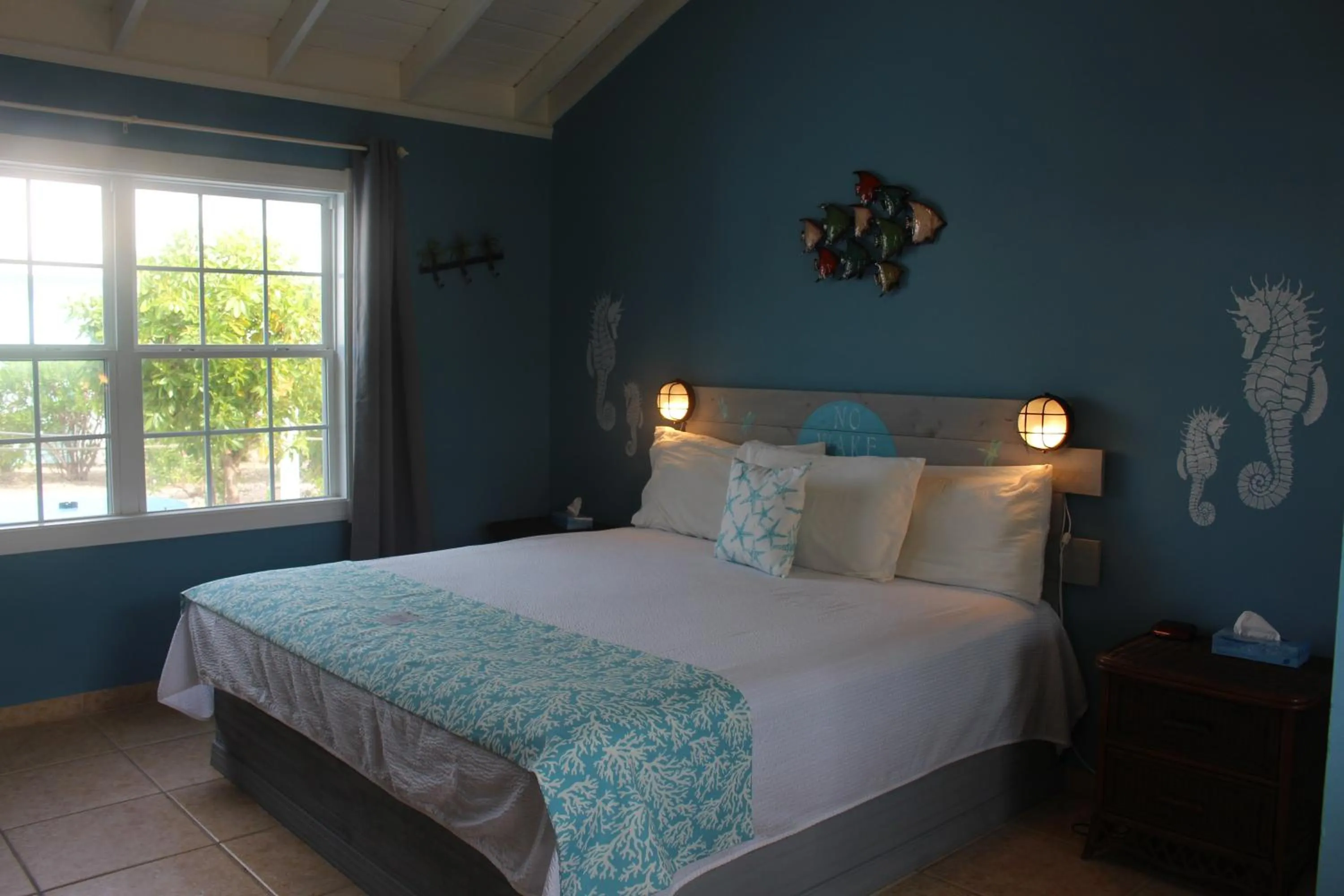 Bedroom, Bed in Hideaways Exuma
