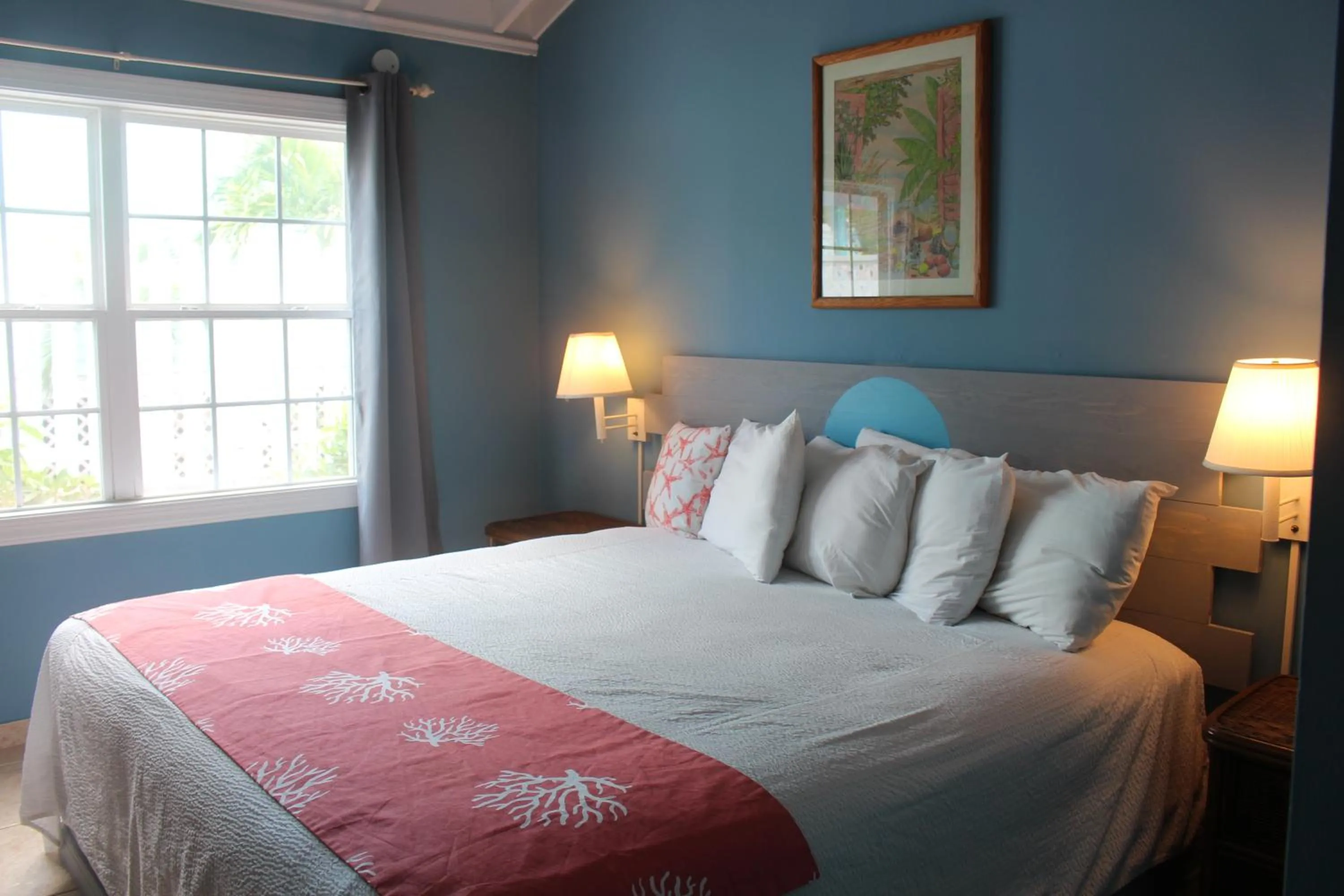 Bed in Hideaways Exuma