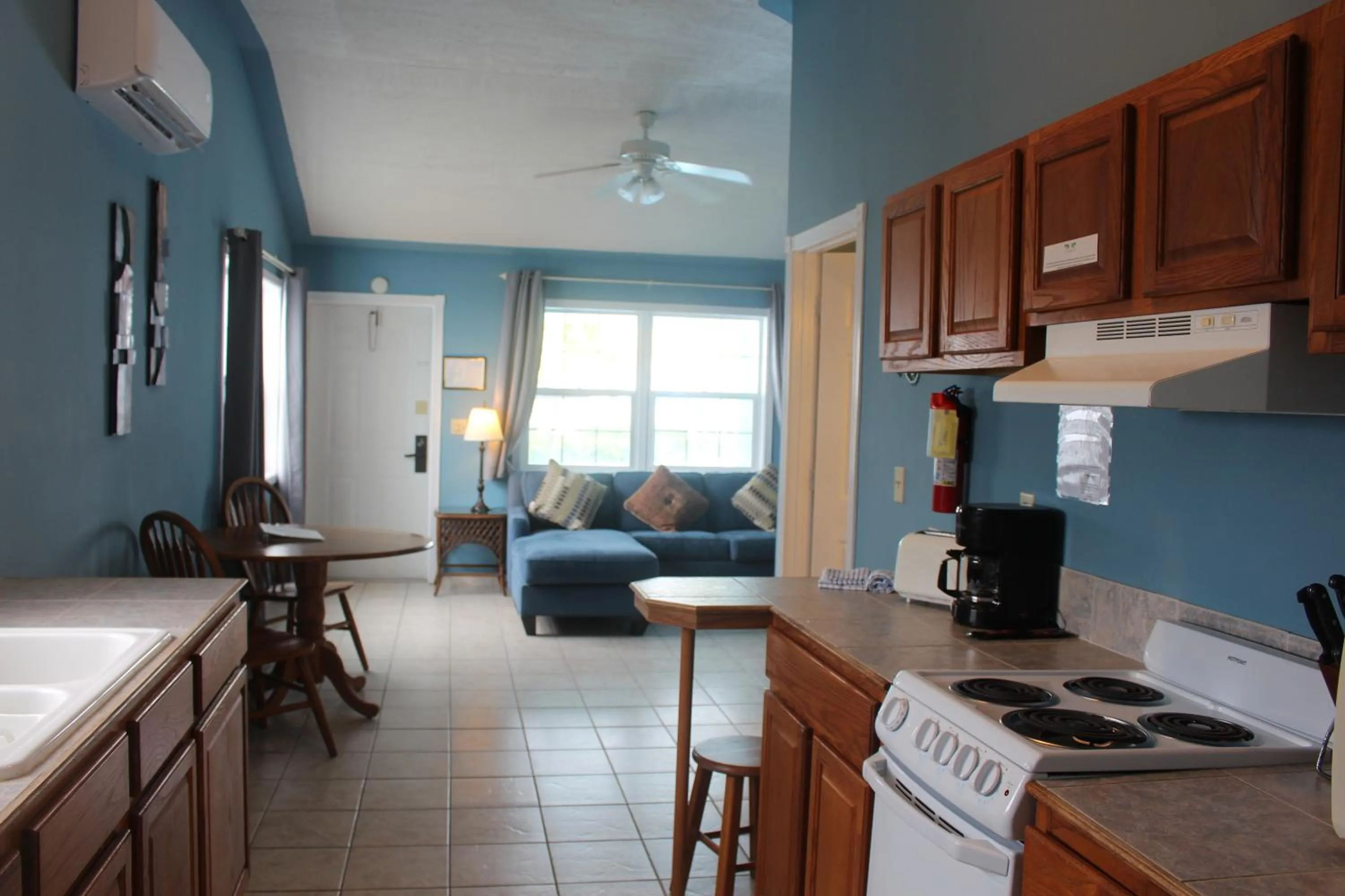 Photo of the whole room in Hideaways Exuma