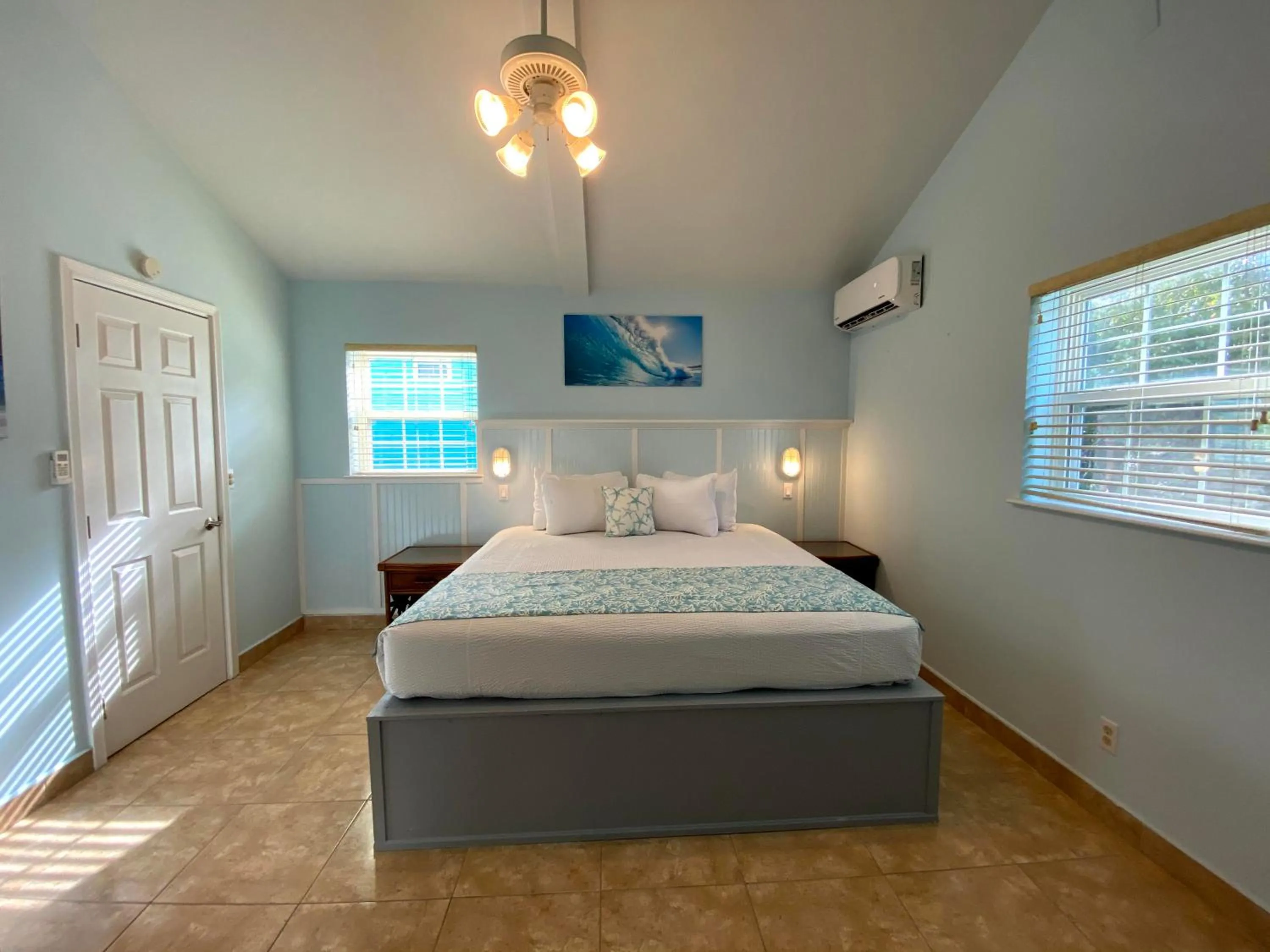 Bed in Hideaways Exuma