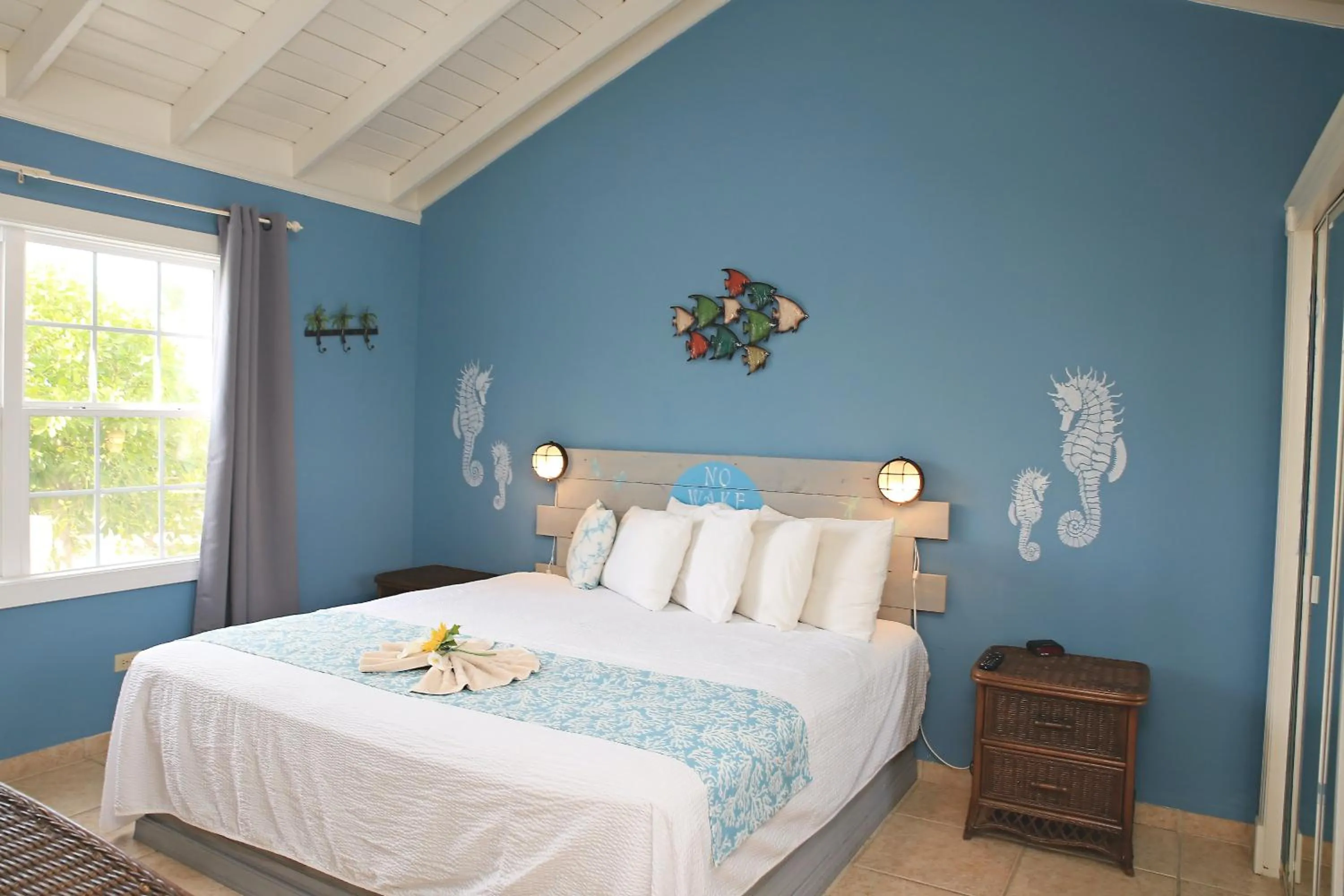 Bed in Hideaways Exuma