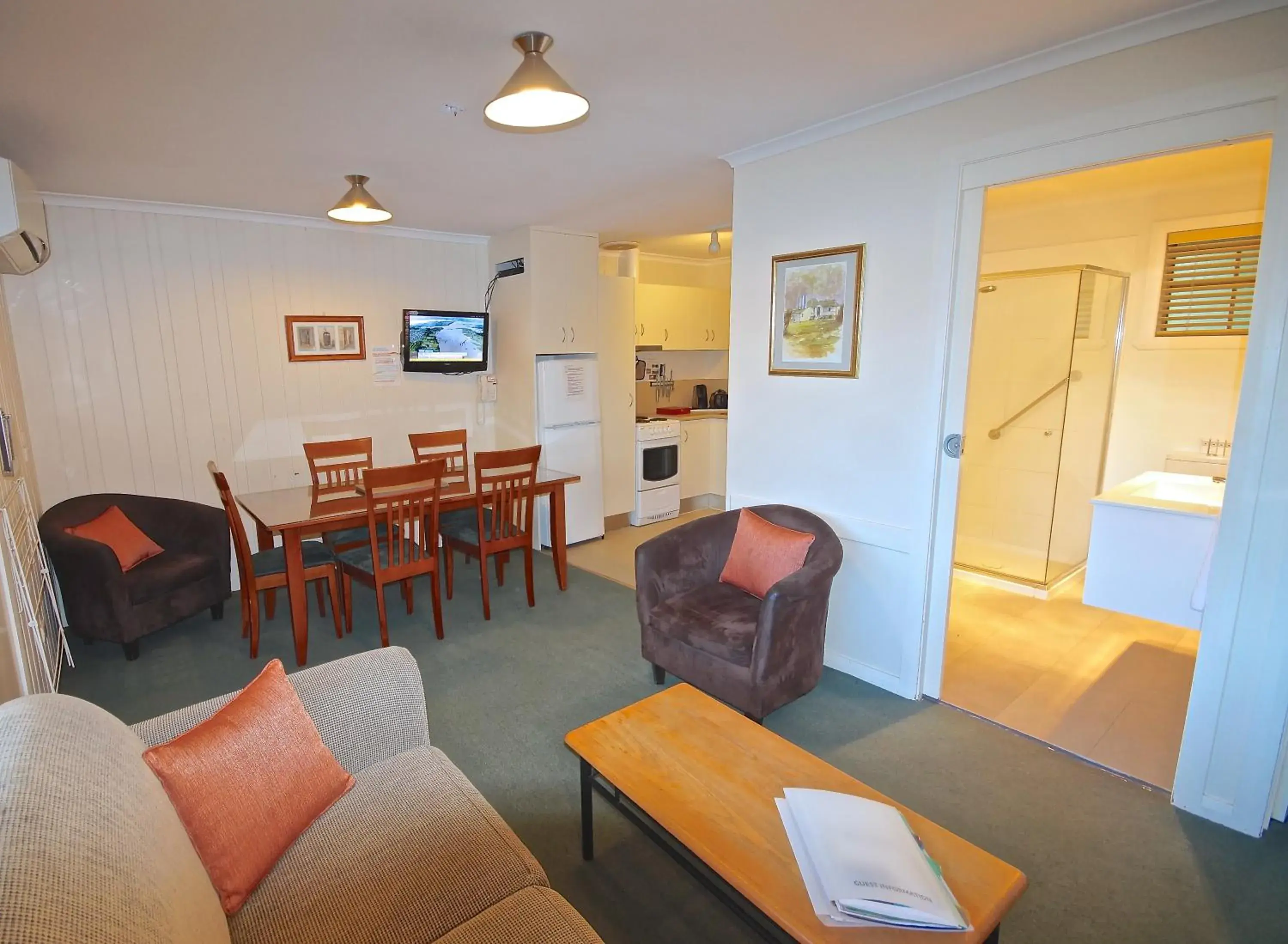 Two-Bedroom Large Family Villa (2 People) in Port Arthur Villas Two-Bedroom Large Family Villa (2 People) in Port Arthur Villas