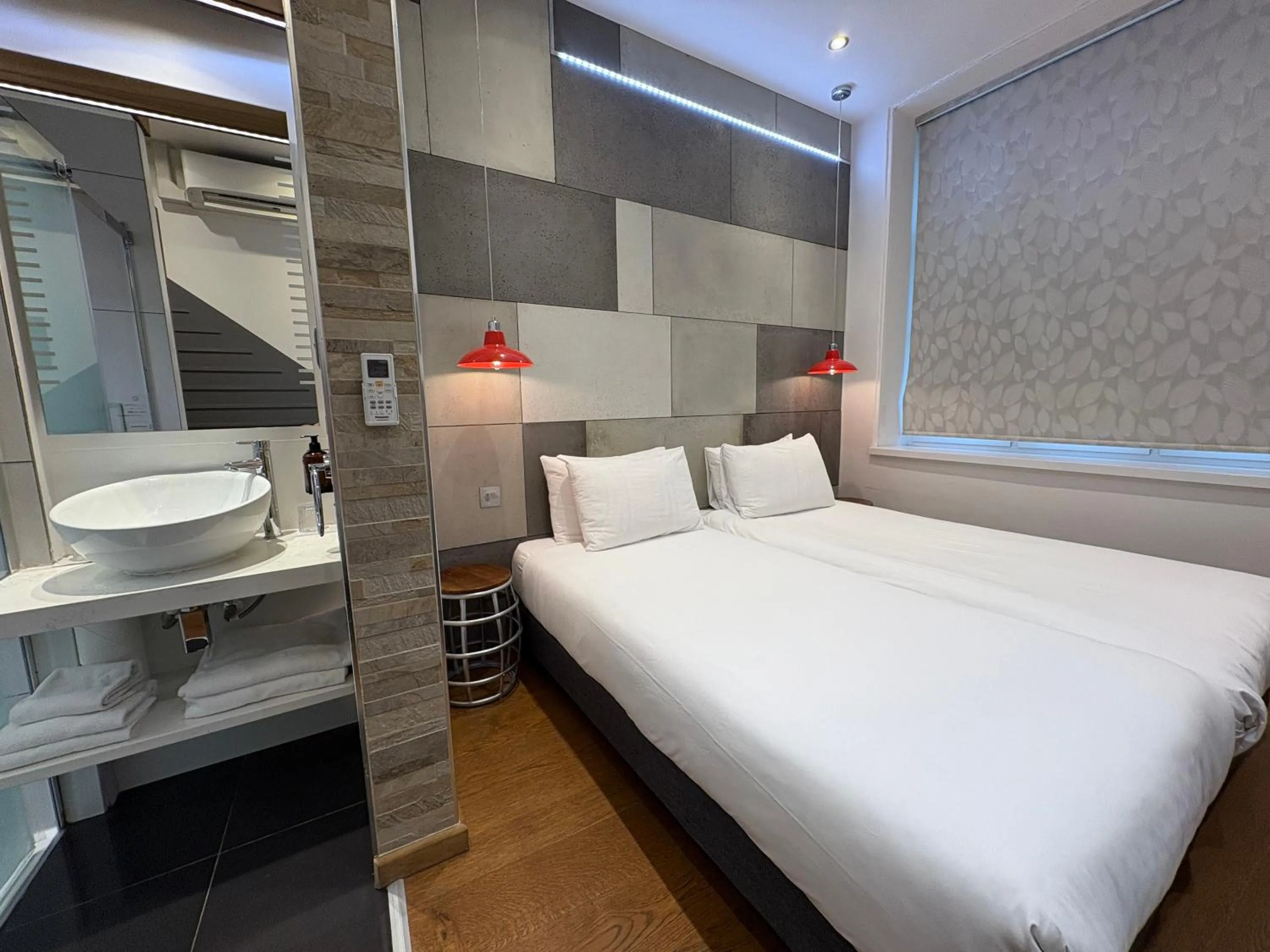 Bed in RIOSHOUSE Henley