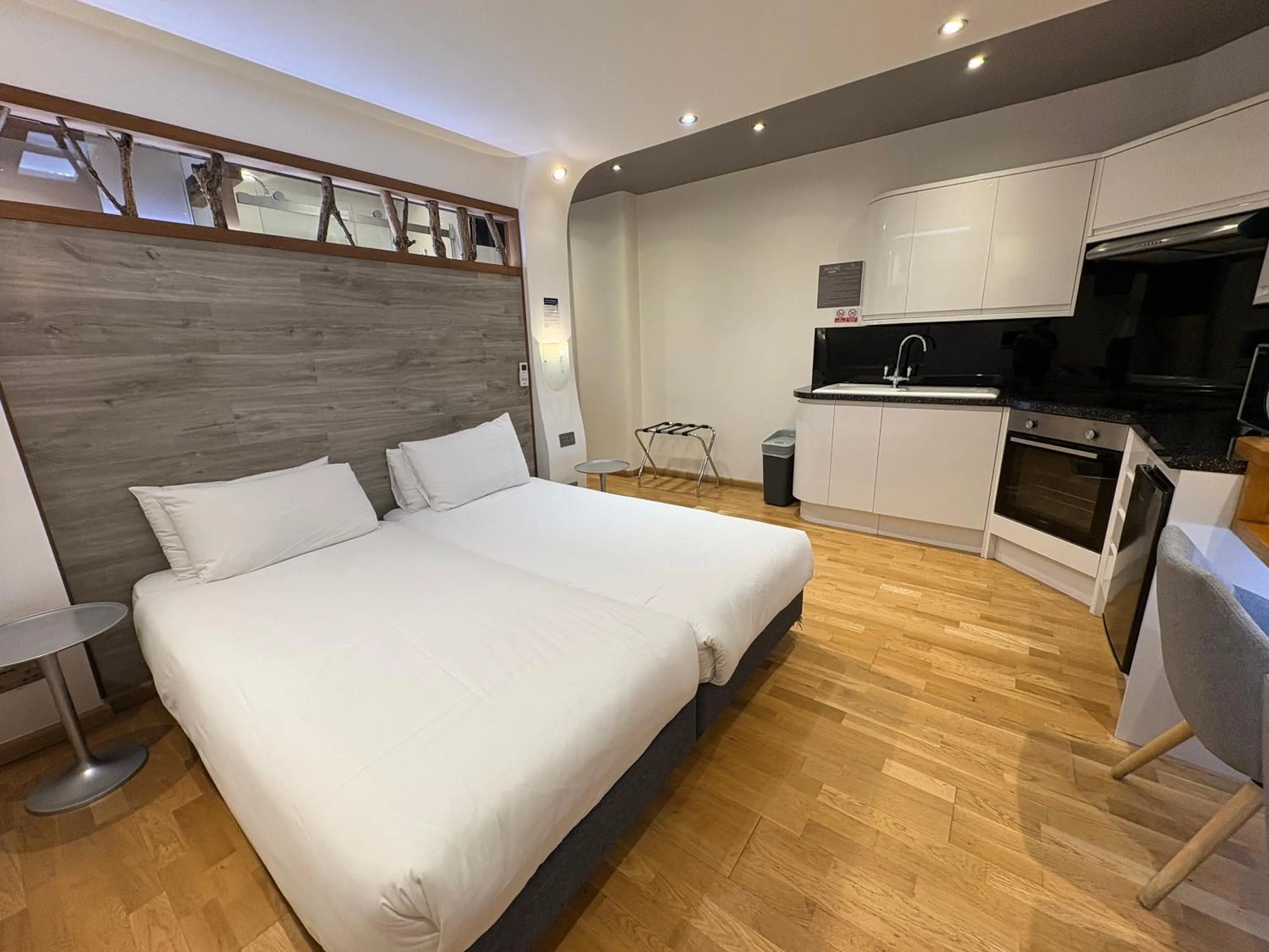 Bed in RIOSHOUSE Henley