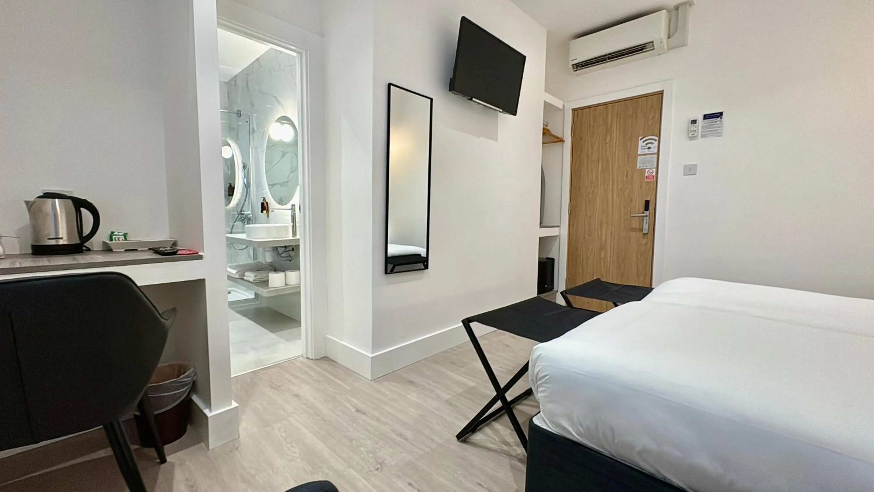 Bed in RIOSHOUSE Henley