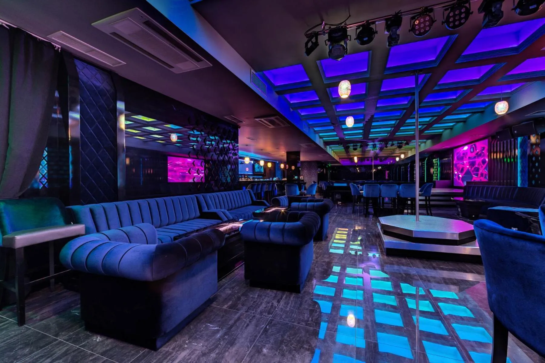 Nightclub / DJ in Merit Grand Mosta Spa Hotel & Casino