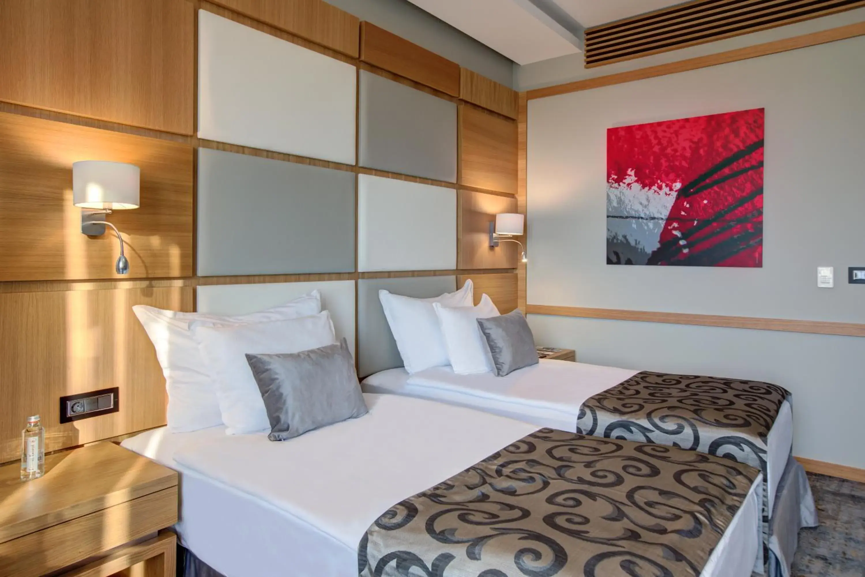 Deluxe Twin Room in Merit Grand Mosta Spa Hotel & Casino Deluxe Twin Room in Merit Grand Mosta Spa Hotel & Casino