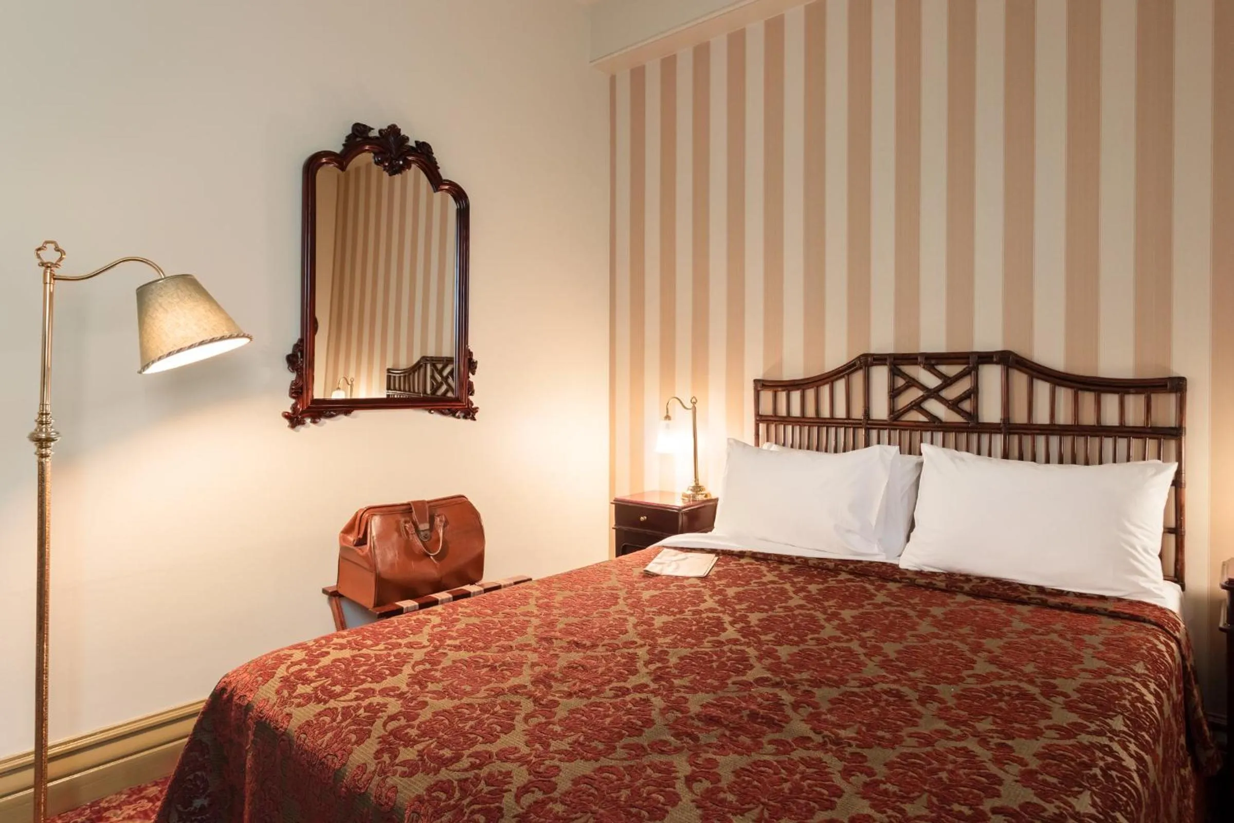 Bedroom, Bed in Hadley's Orient Hotel