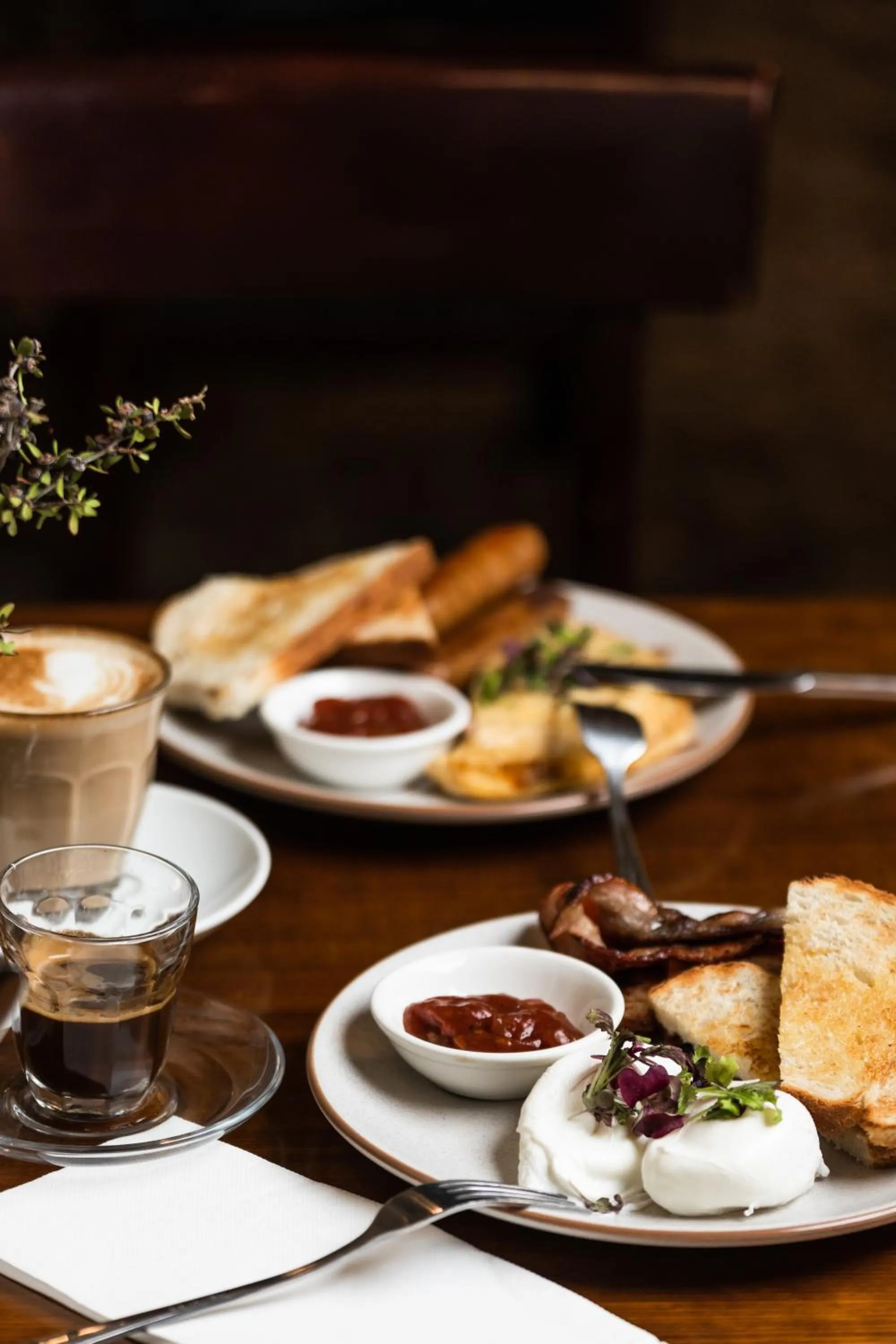 Breakfast in Hadley's Orient Hotel