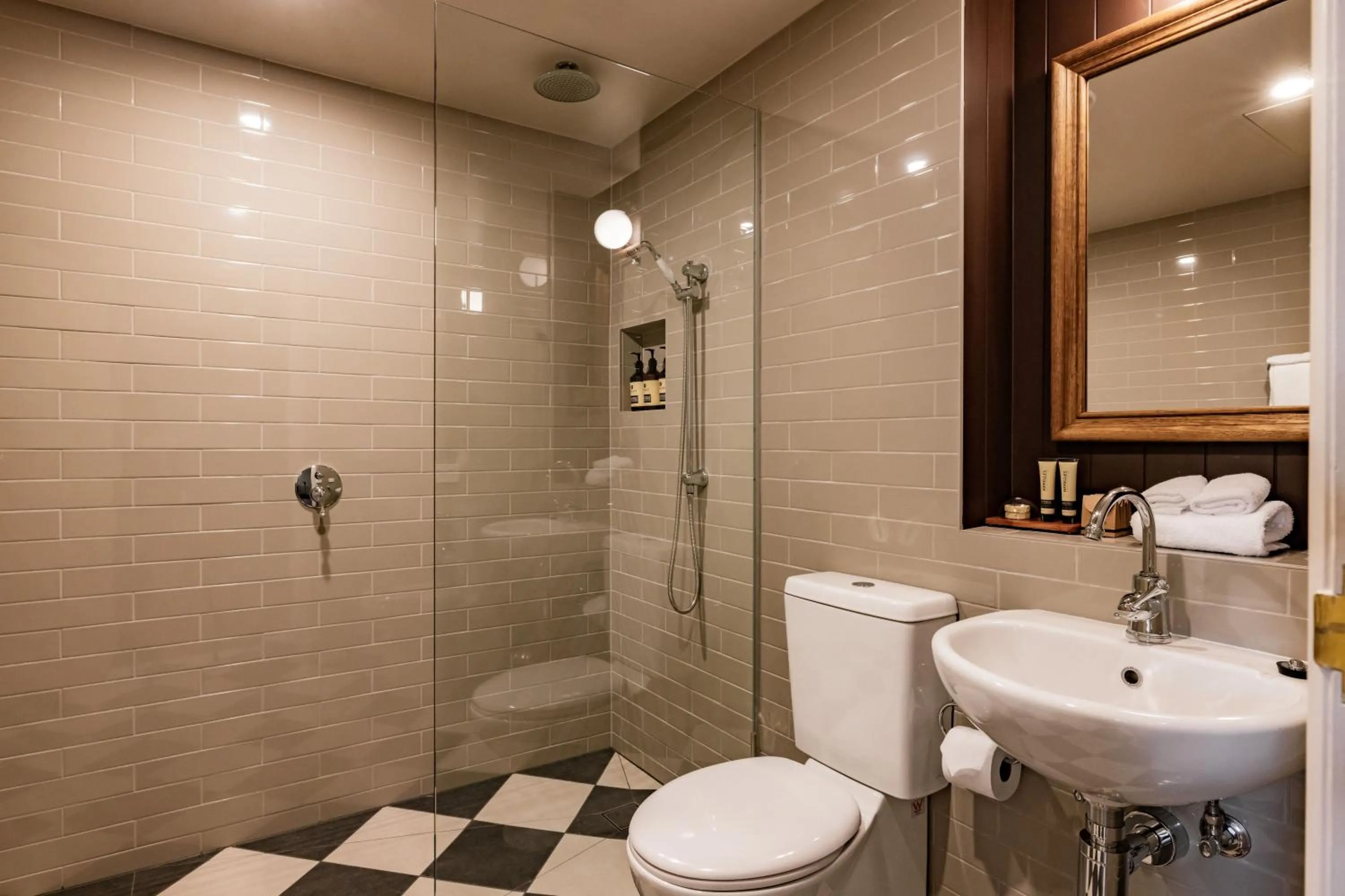 Bathroom in Hadley's Orient Hotel