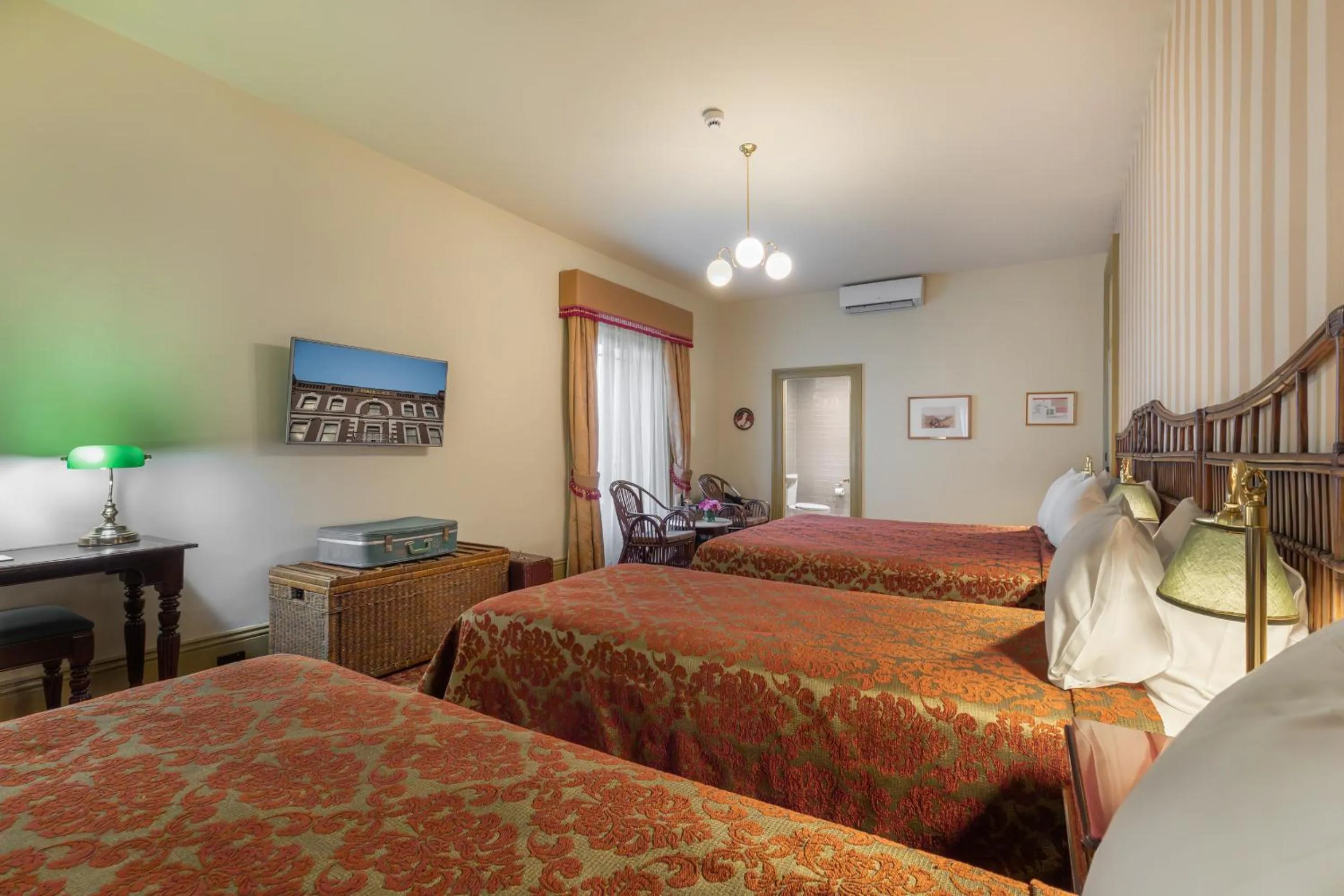 Bedroom, Bed in Hadley's Orient Hotel