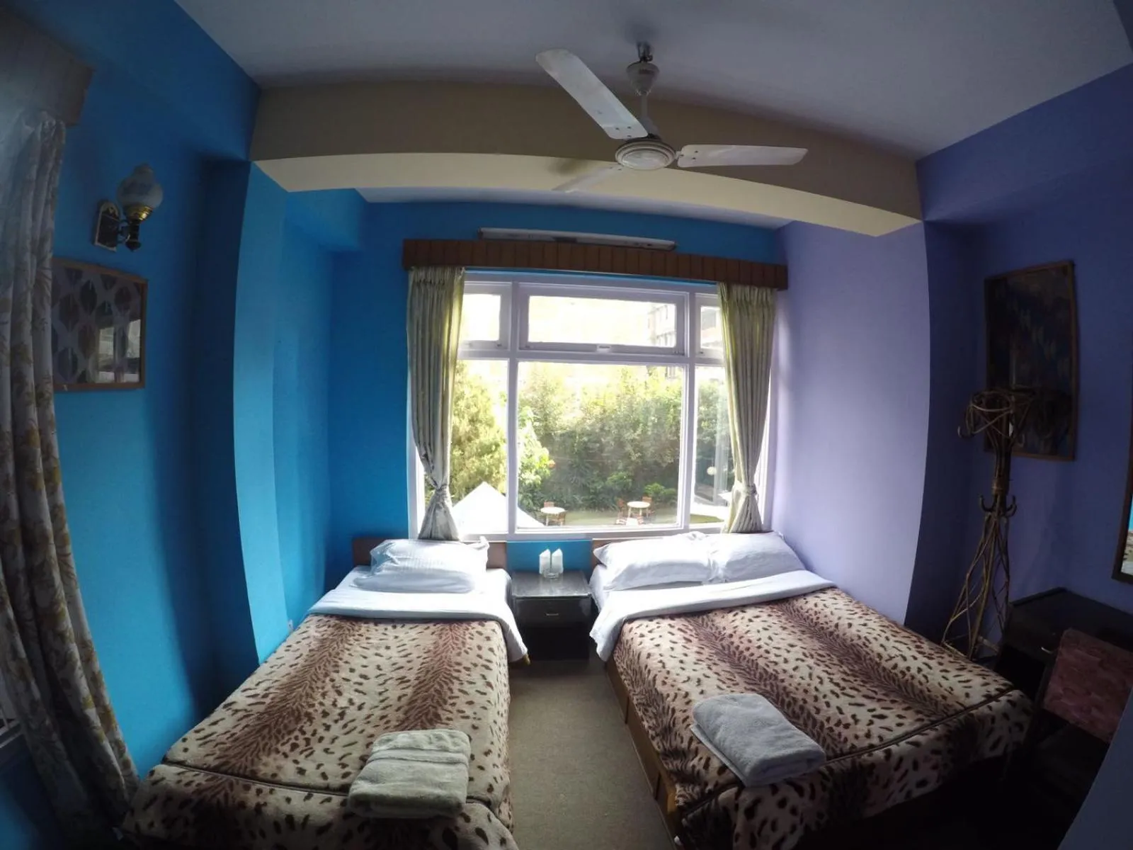 Bed in Hotel Discovery Inn