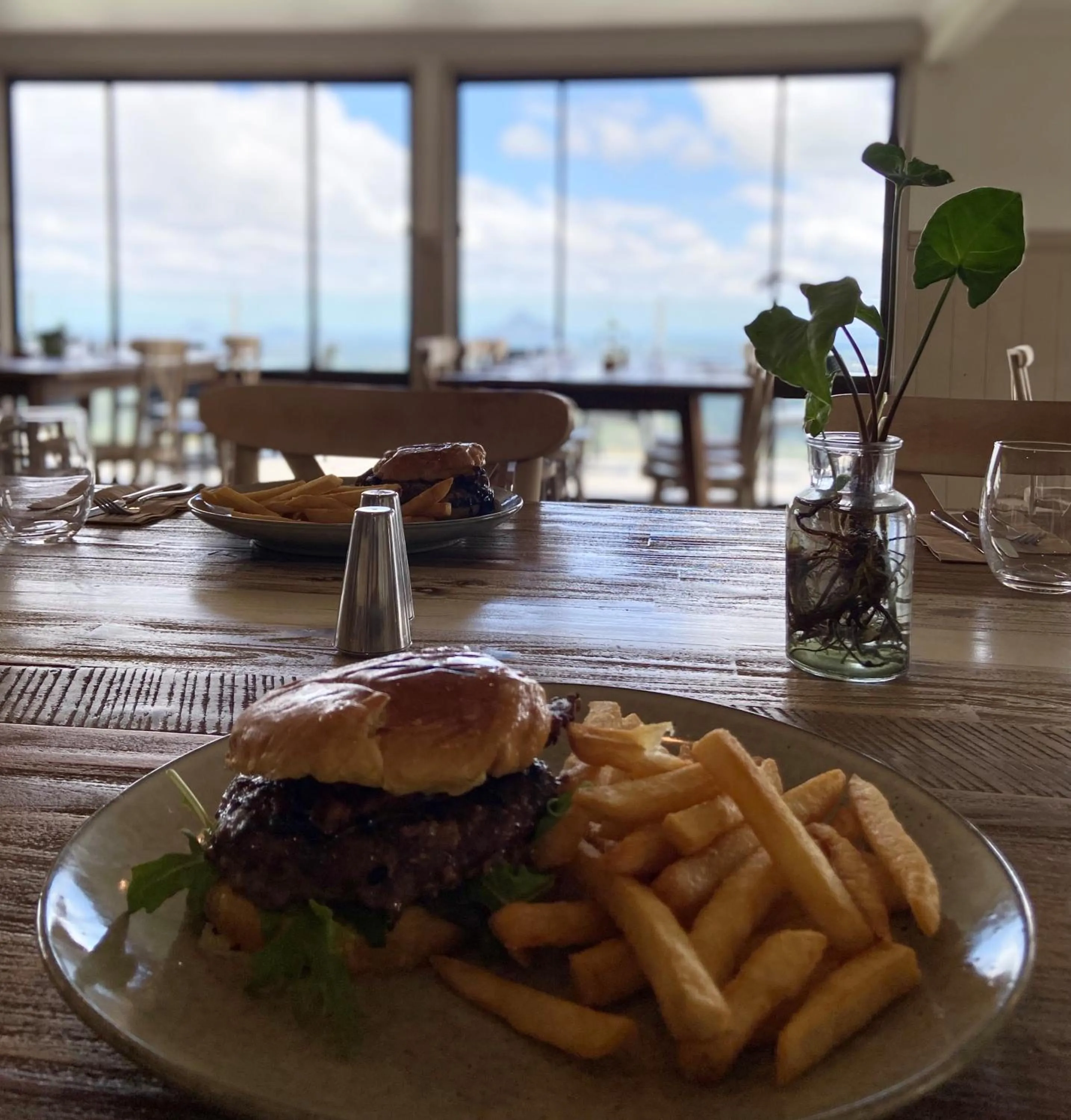 Restaurant/places to eat in Tranquil Park