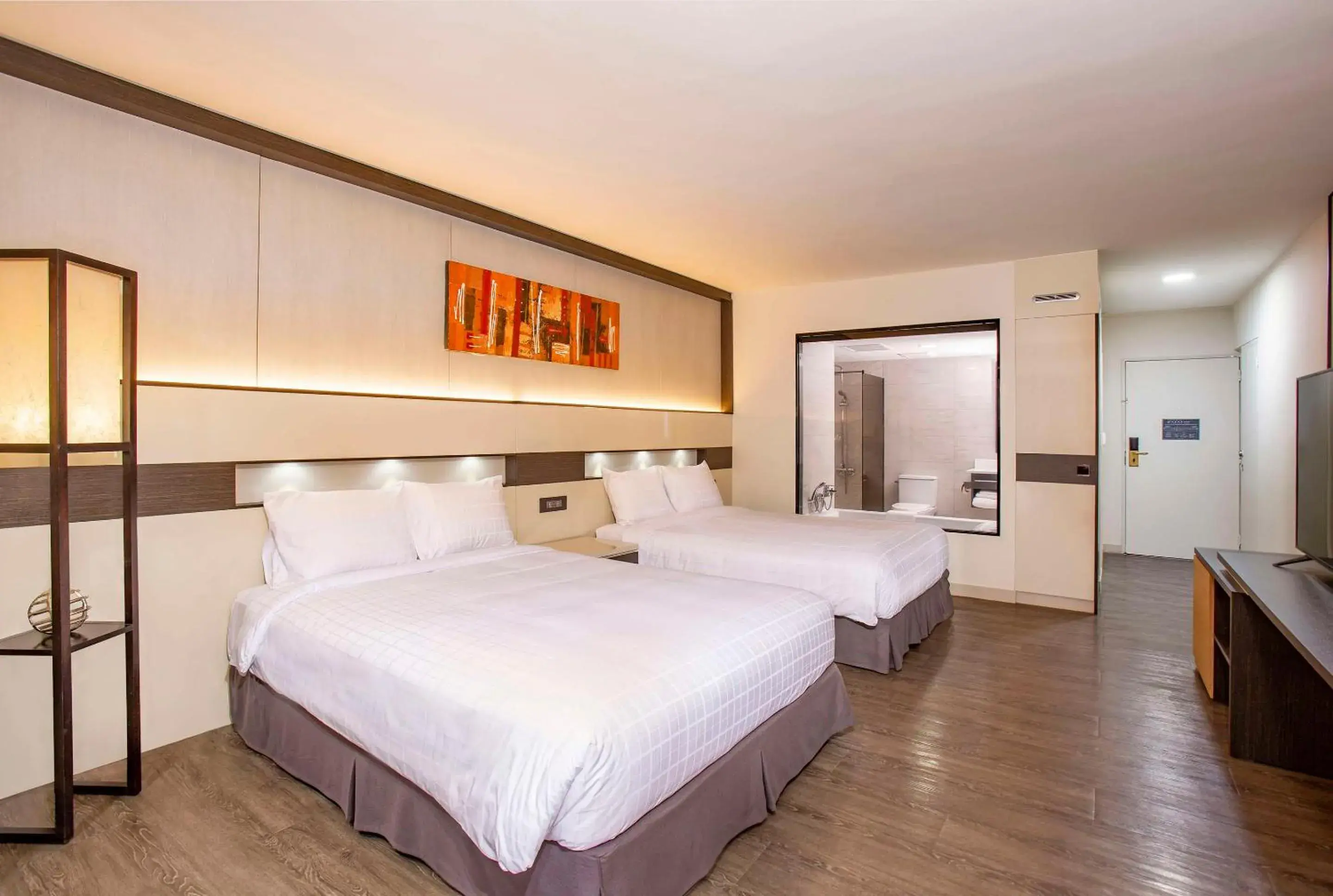 Deluxe Twin Room in The Bayview Hotel Guam Deluxe Twin Room in The Bayview Hotel Guam