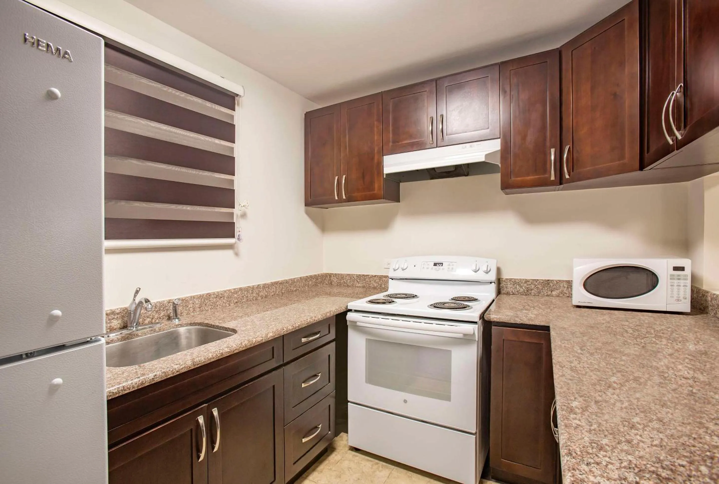 Kitchen or kitchenette in The Bayview Hotel Guam