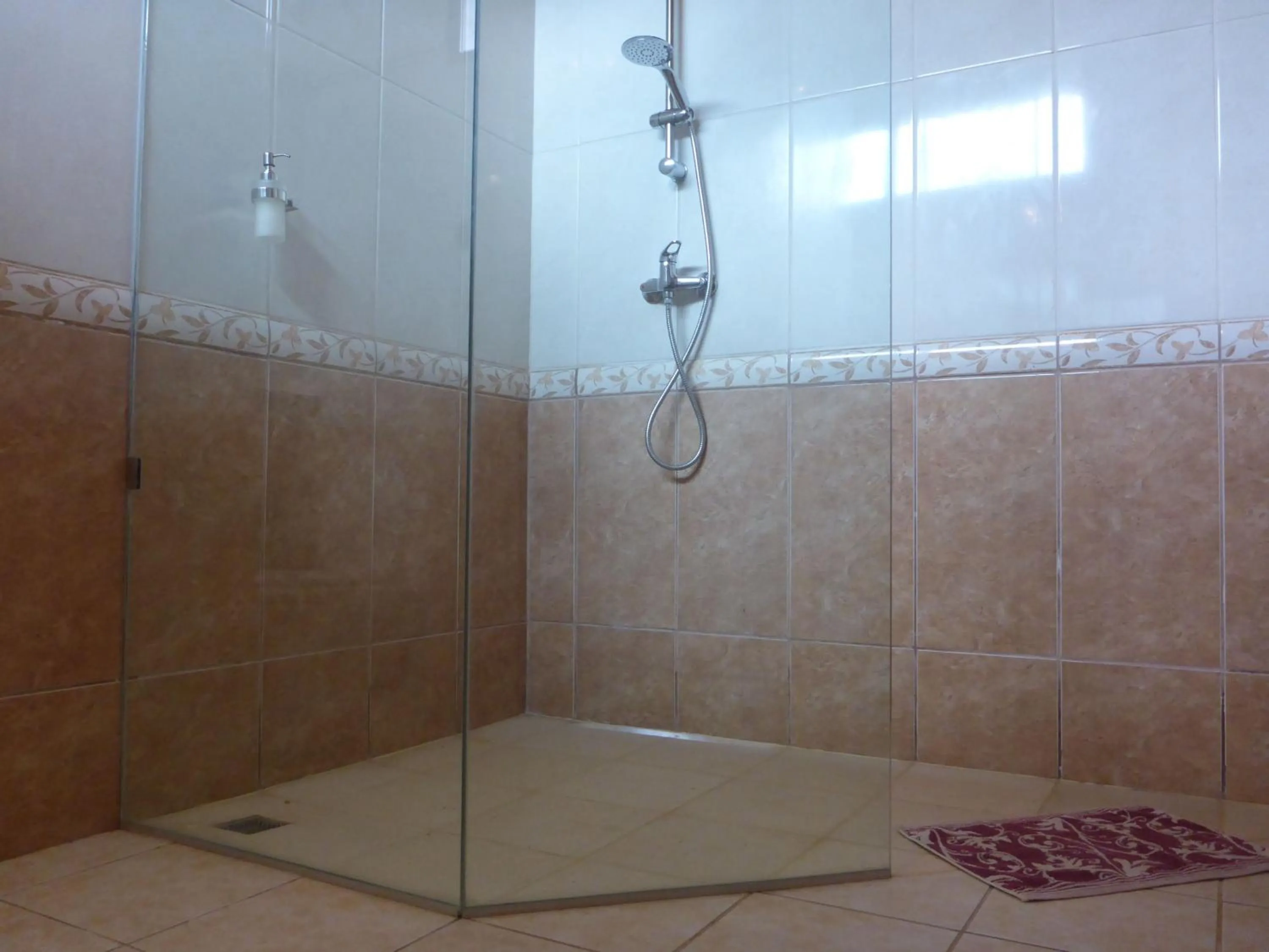 Bathroom in Gunung Paradis Retreat