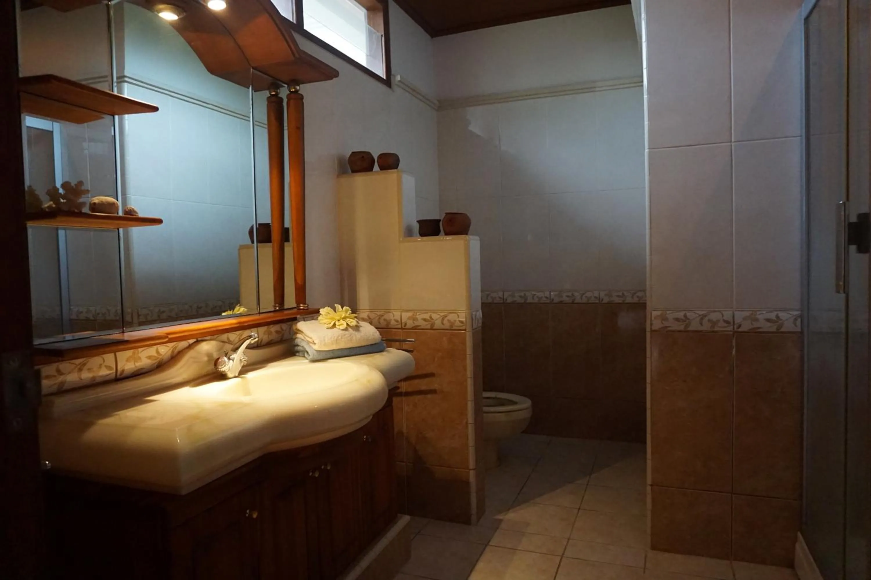 Bathroom in Gunung Paradis Retreat