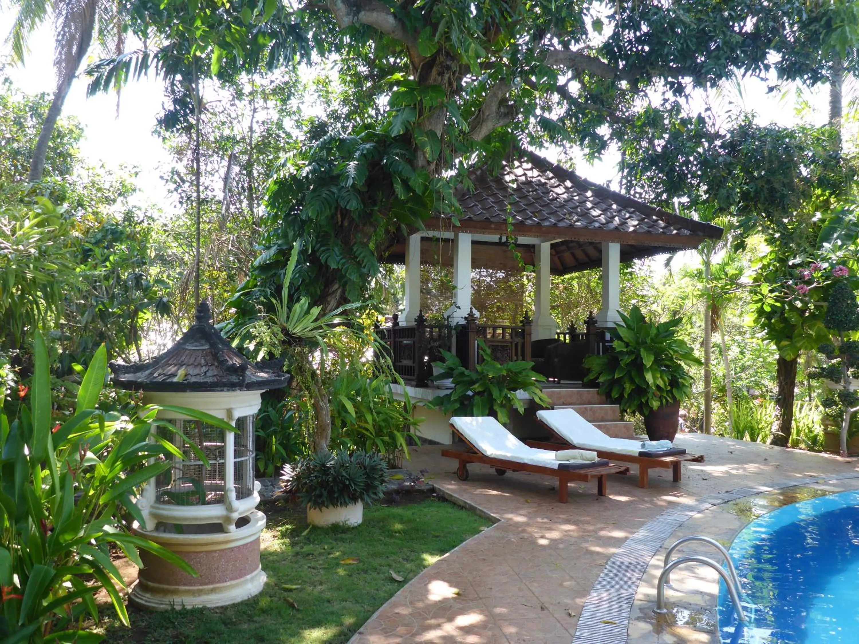 Massage in Gunung Paradis Retreat