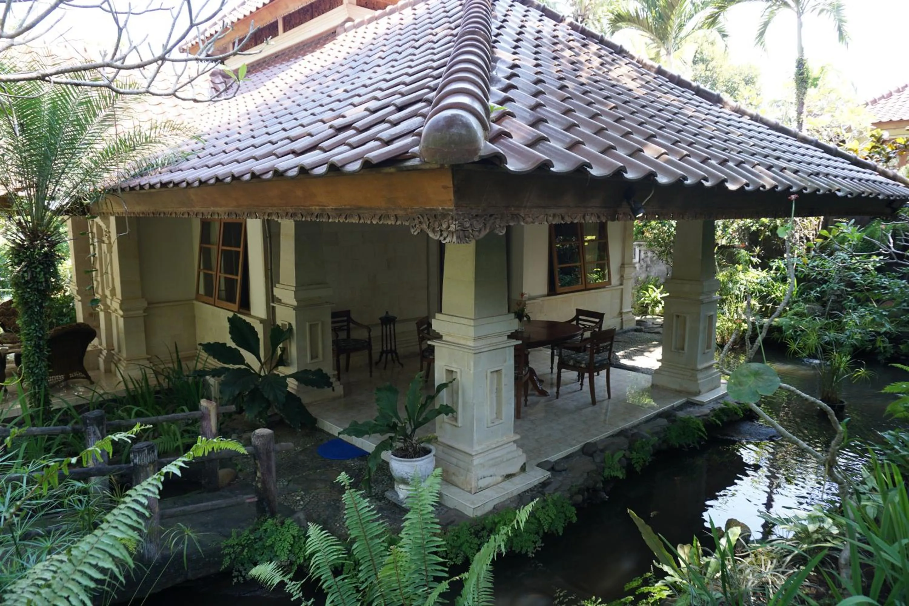 Dining area in Gunung Paradis Retreat