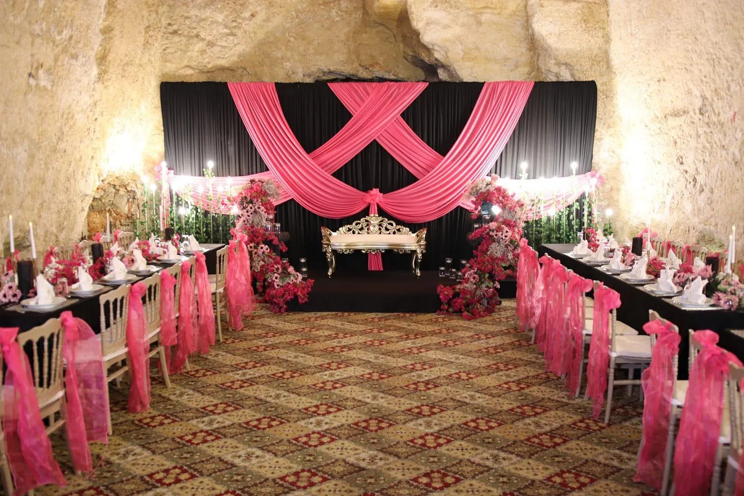 Entertainment in Elruha Hotel