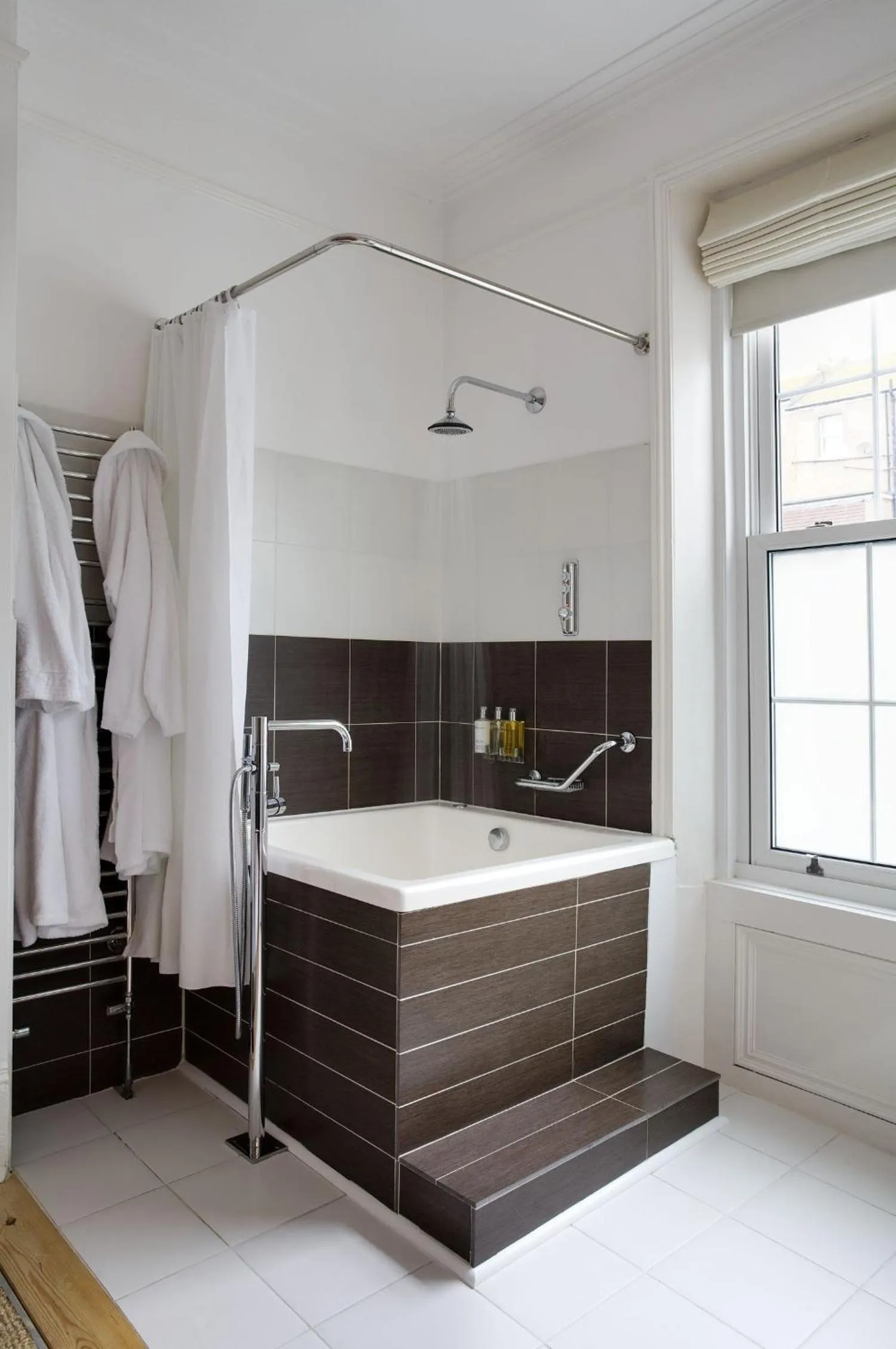 Bathroom, Bed in Zanzibar House 8-Bedroom Holiday House with Hot Tub & Yoga Studio