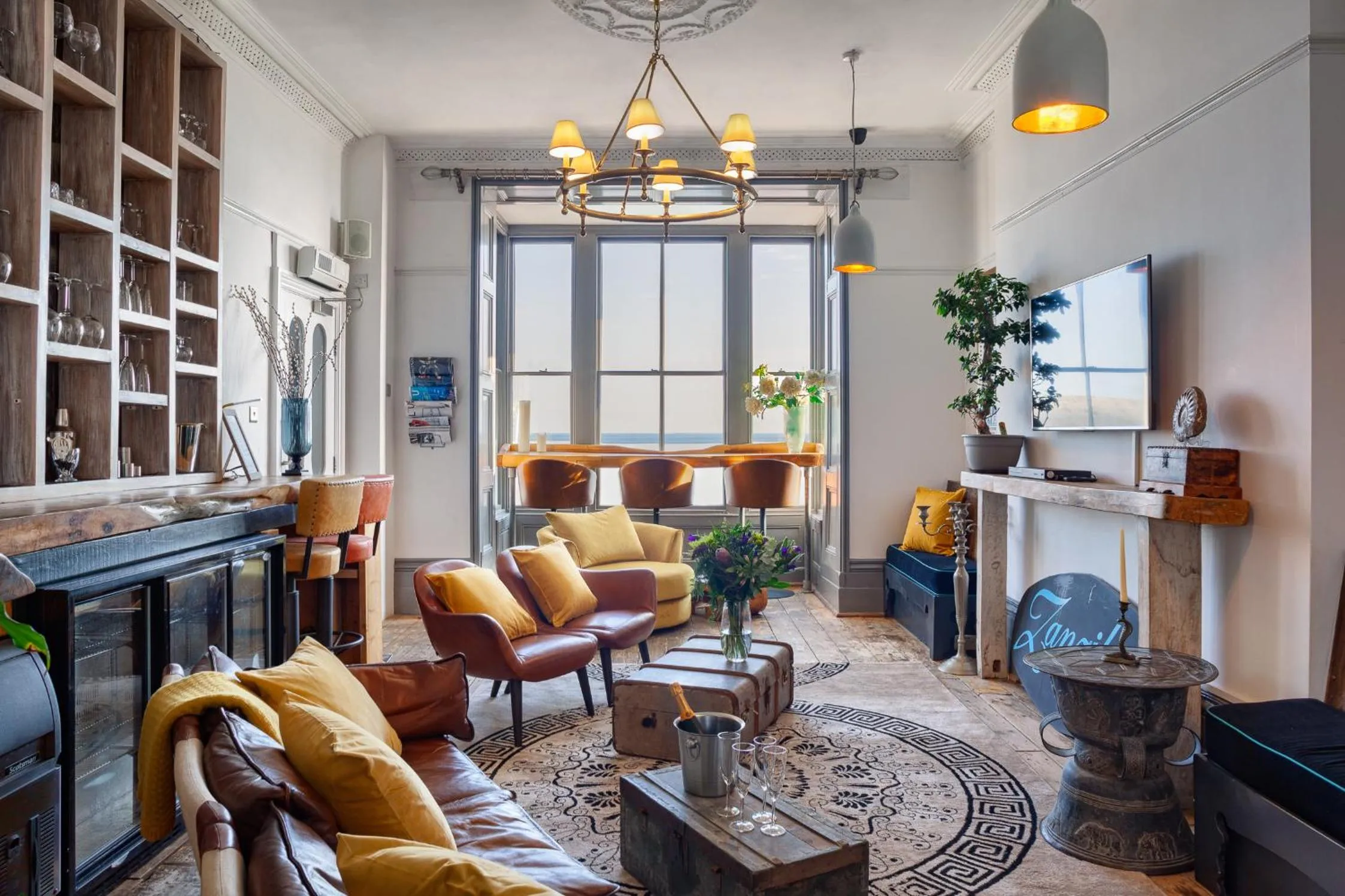 Living room in Zanzibar House 8-Bedroom Holiday House with Hot Tub & Yoga Studio