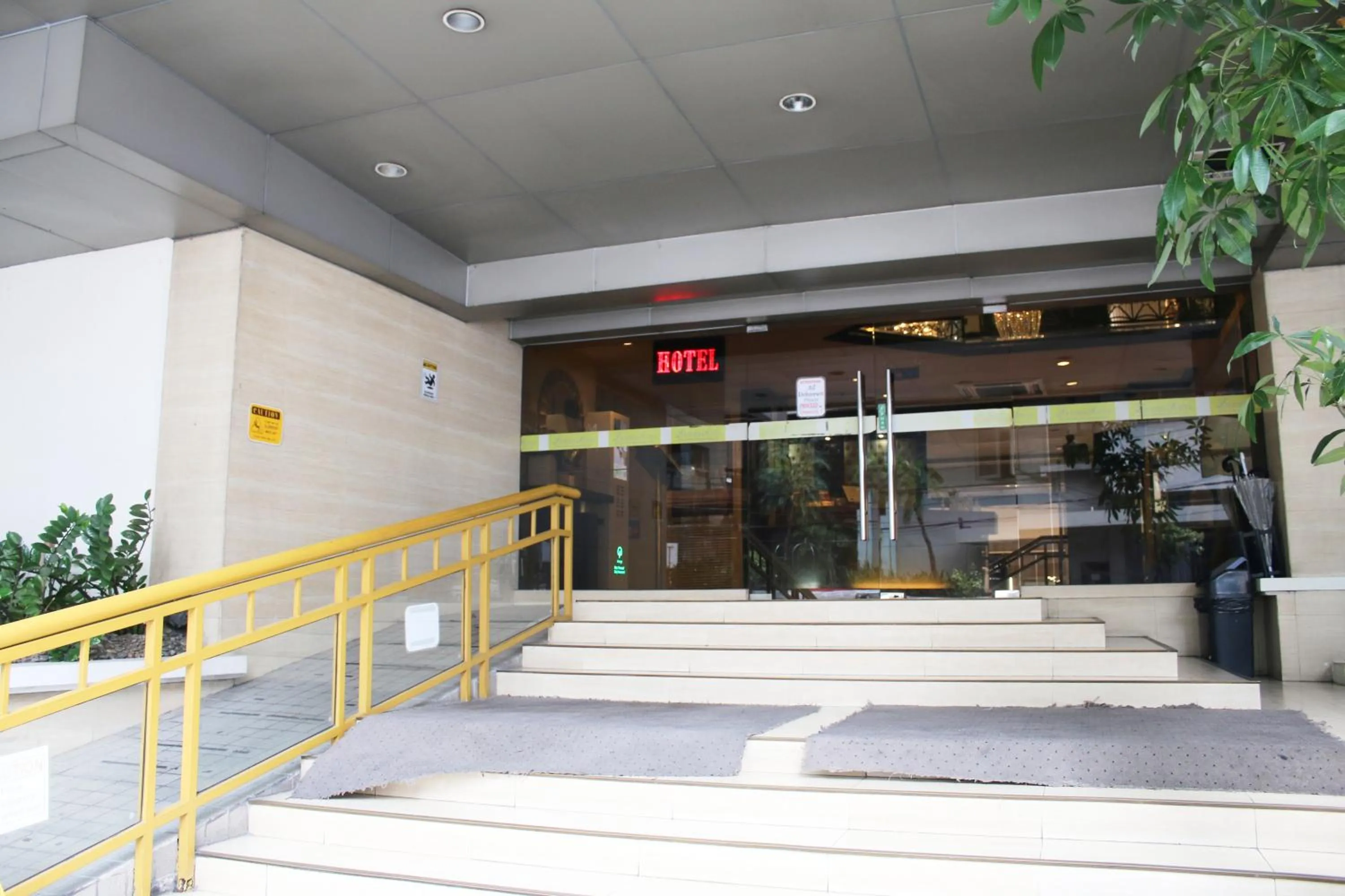 Lourdes Family Suites Makati powered by Cocotel