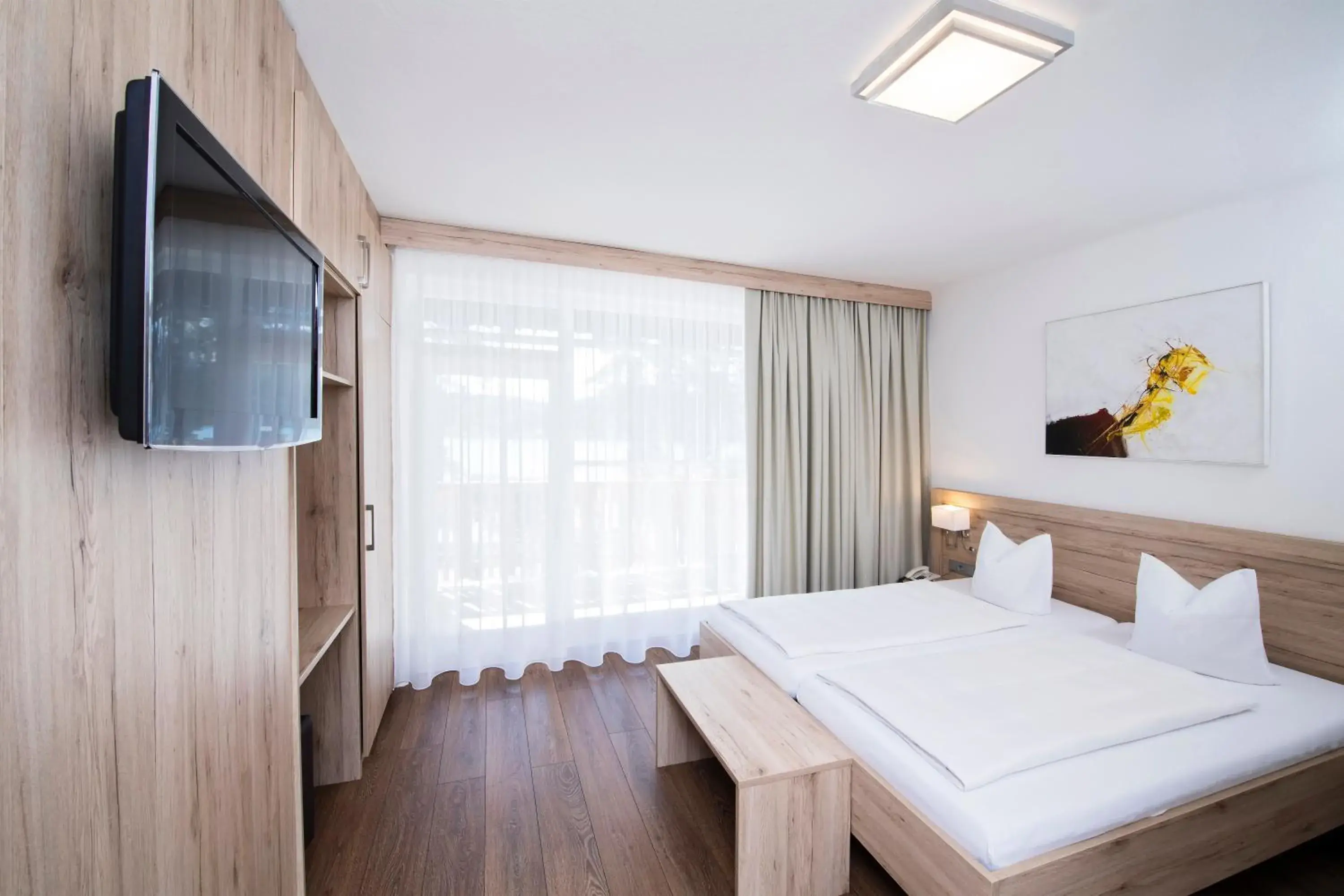 Double Room with Balcony and Lake View - single occupancy in Terrassenhotel Reichmann Double Room with Balcony and Lake View - single occupancy in Terrassenhotel Reichmann