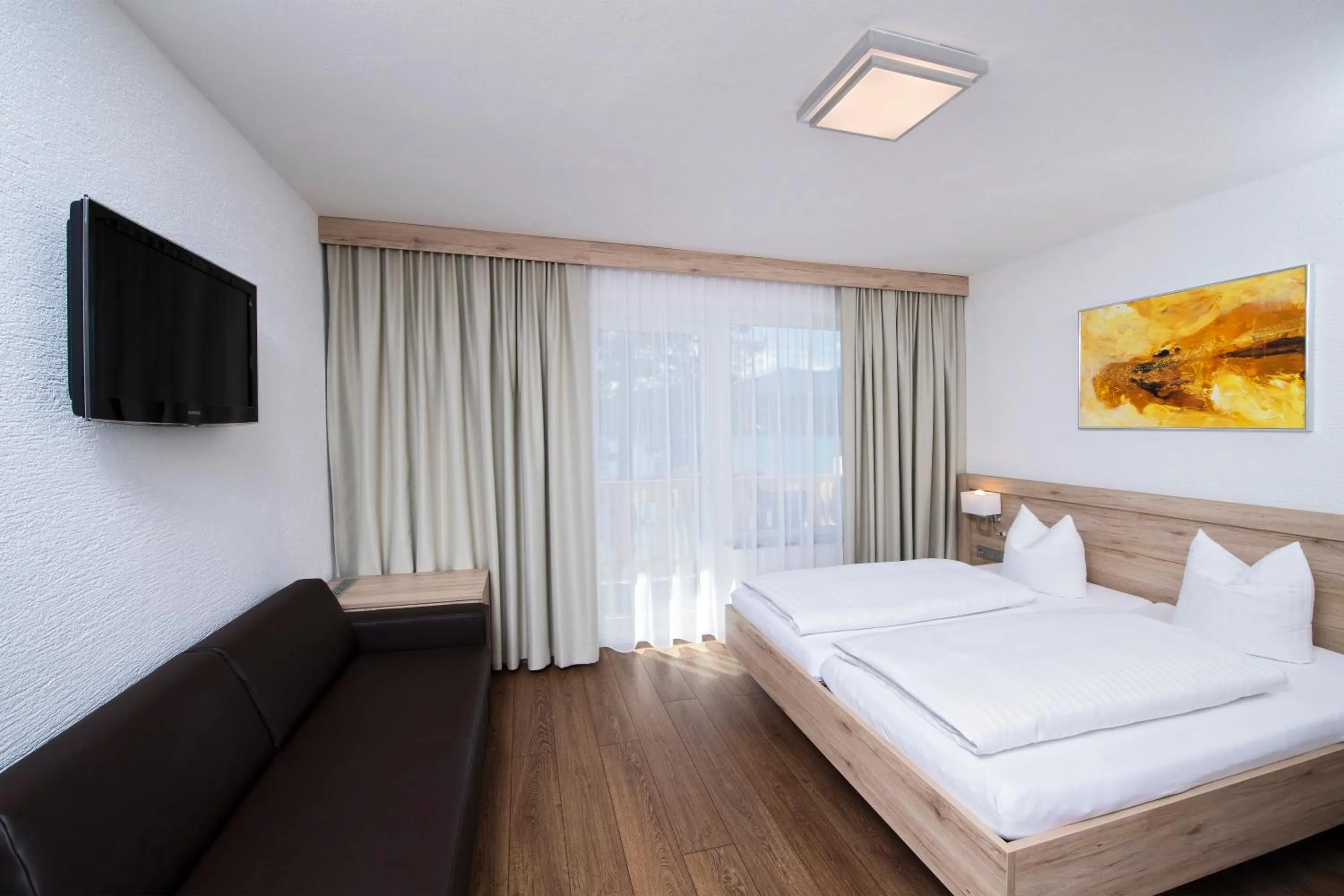 Photo of the whole room, Bed in Terrassenhotel Reichmann