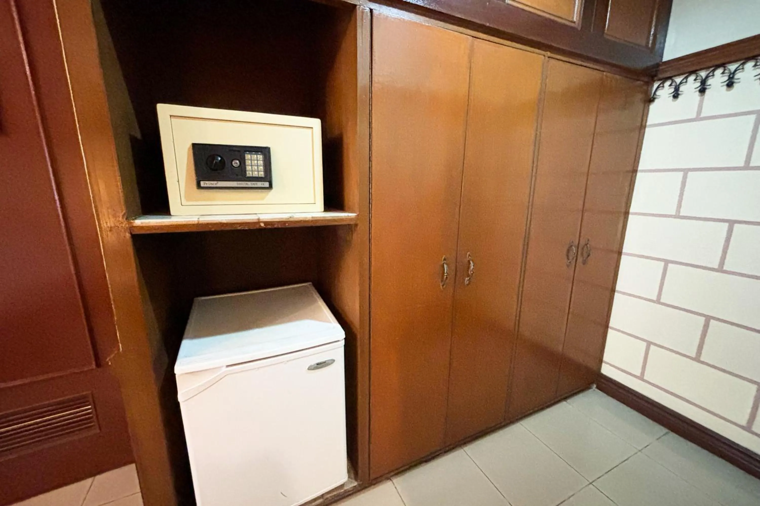 Camelot Hotel Quezon City powered by Cocotel