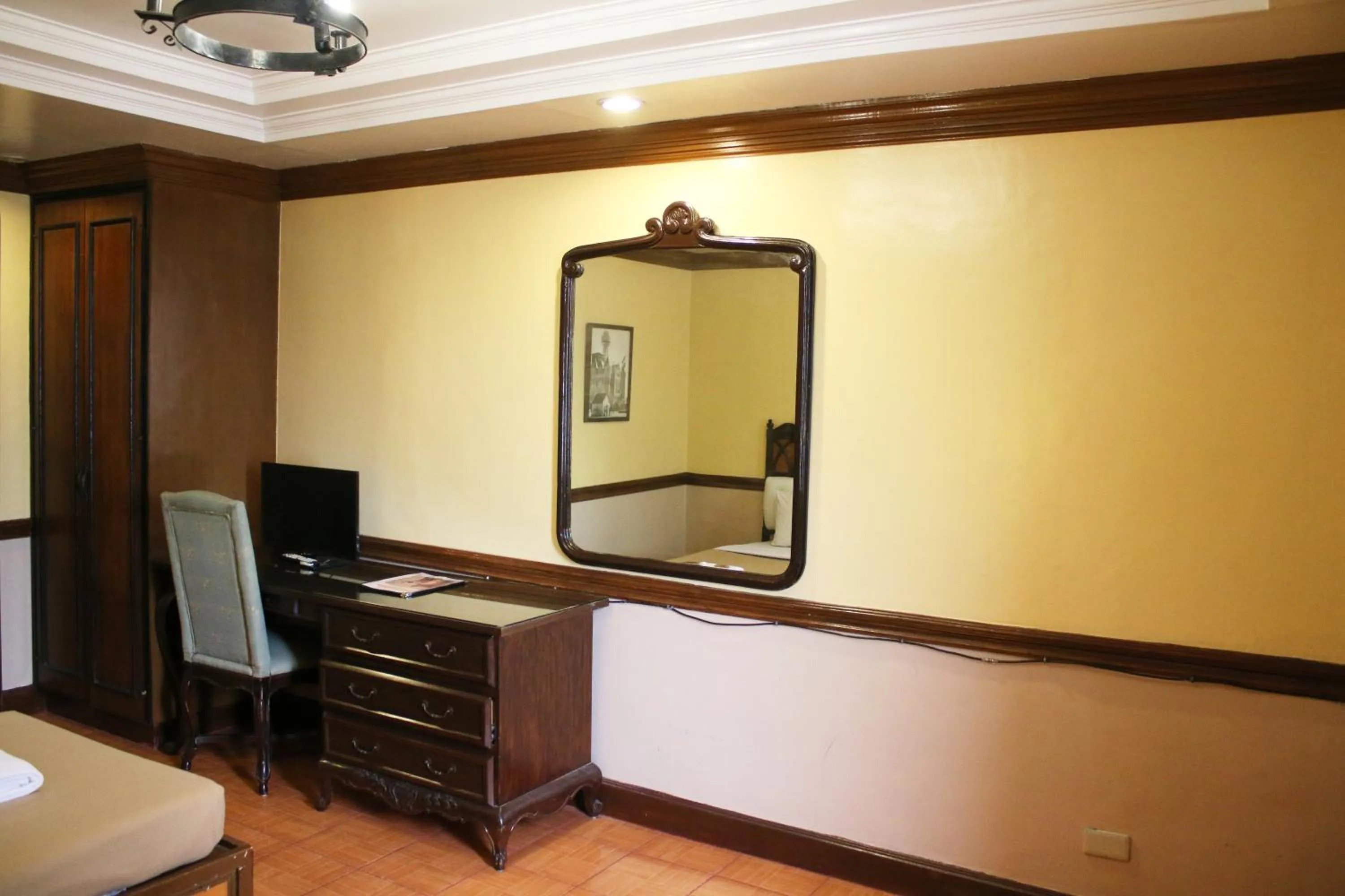 Camelot Hotel Quezon City powered by Cocotel