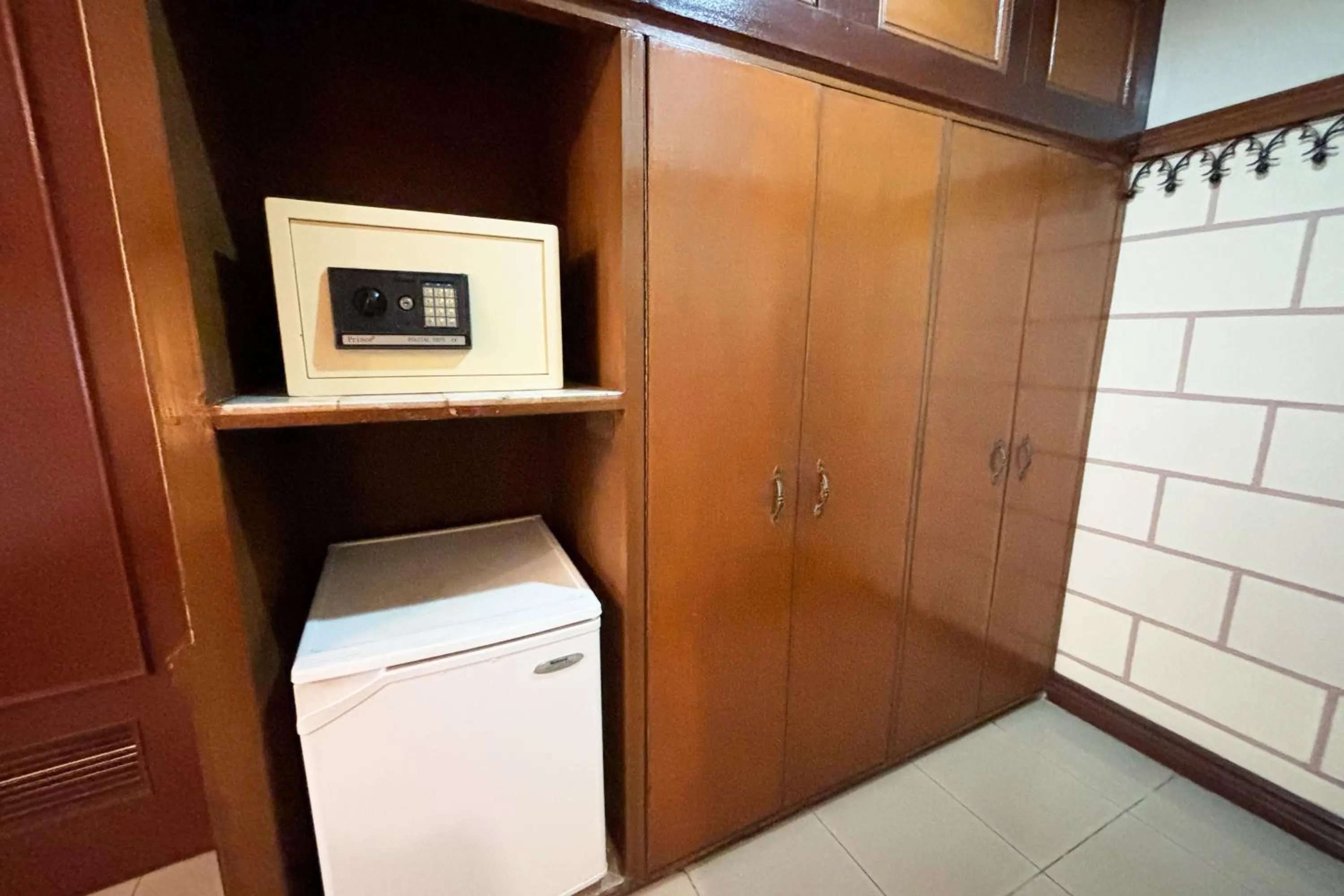 Camelot Hotel Quezon City powered by Cocotel