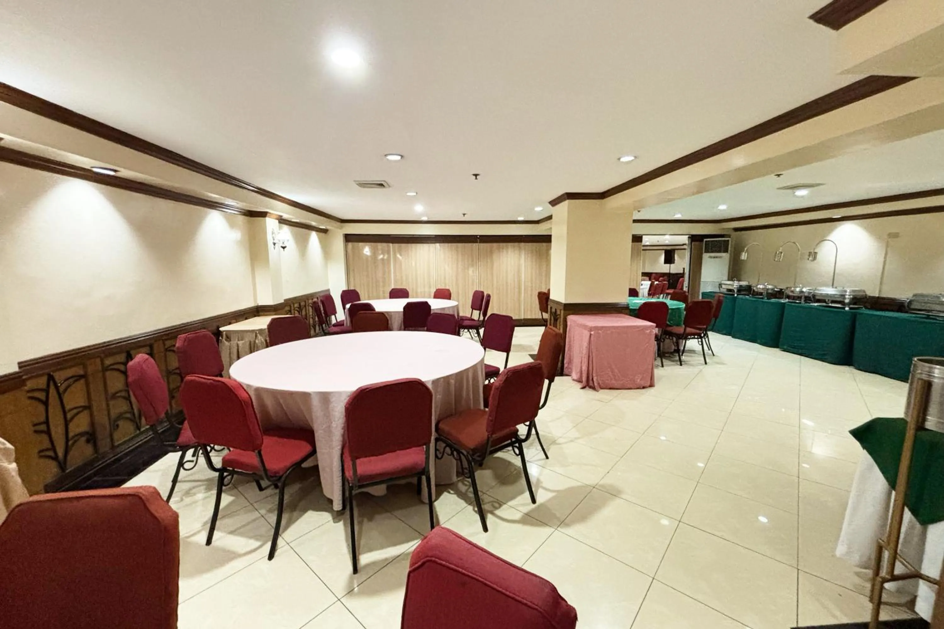 Camelot Hotel Quezon City powered by Cocotel