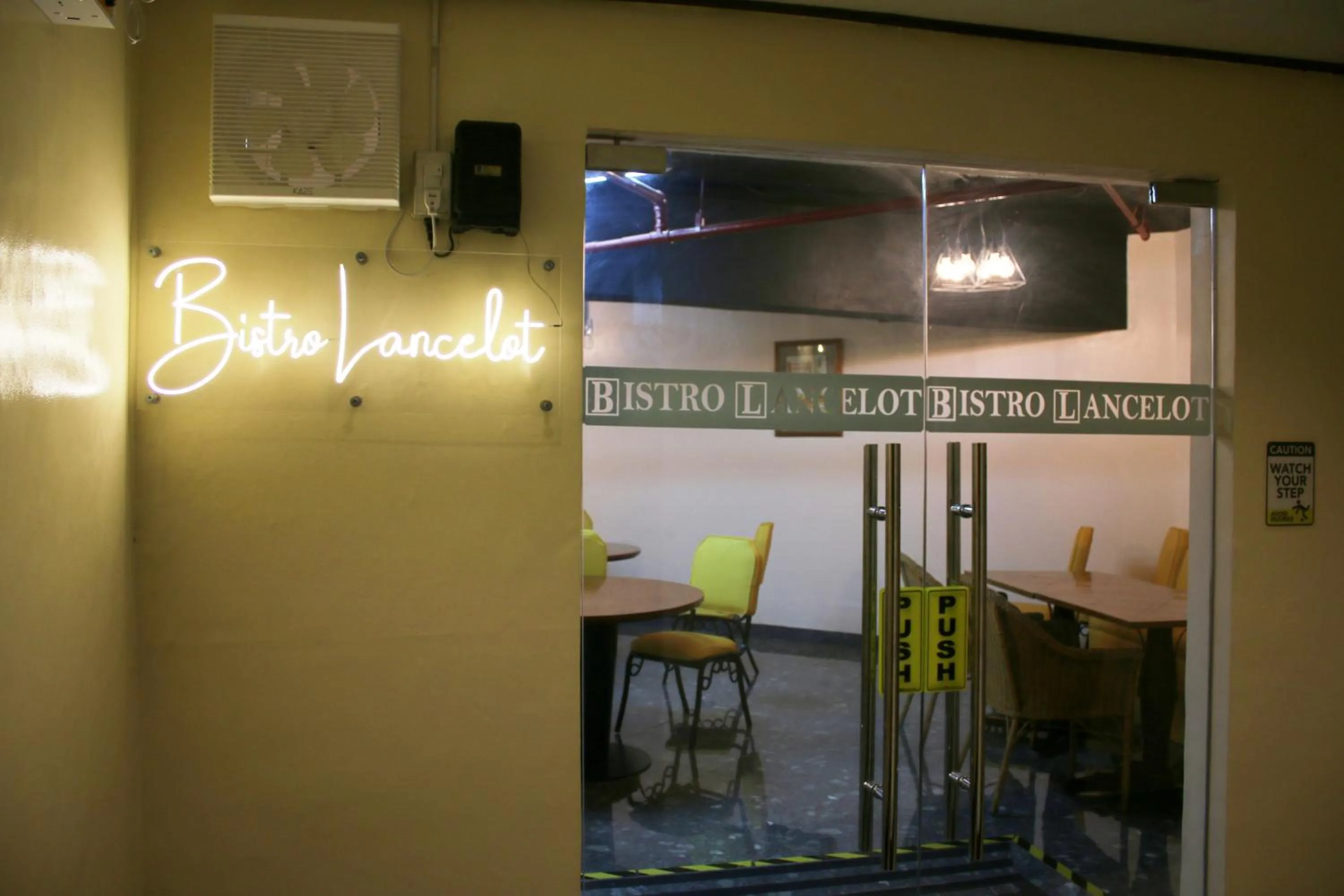 Camelot Hotel Quezon City powered by Cocotel