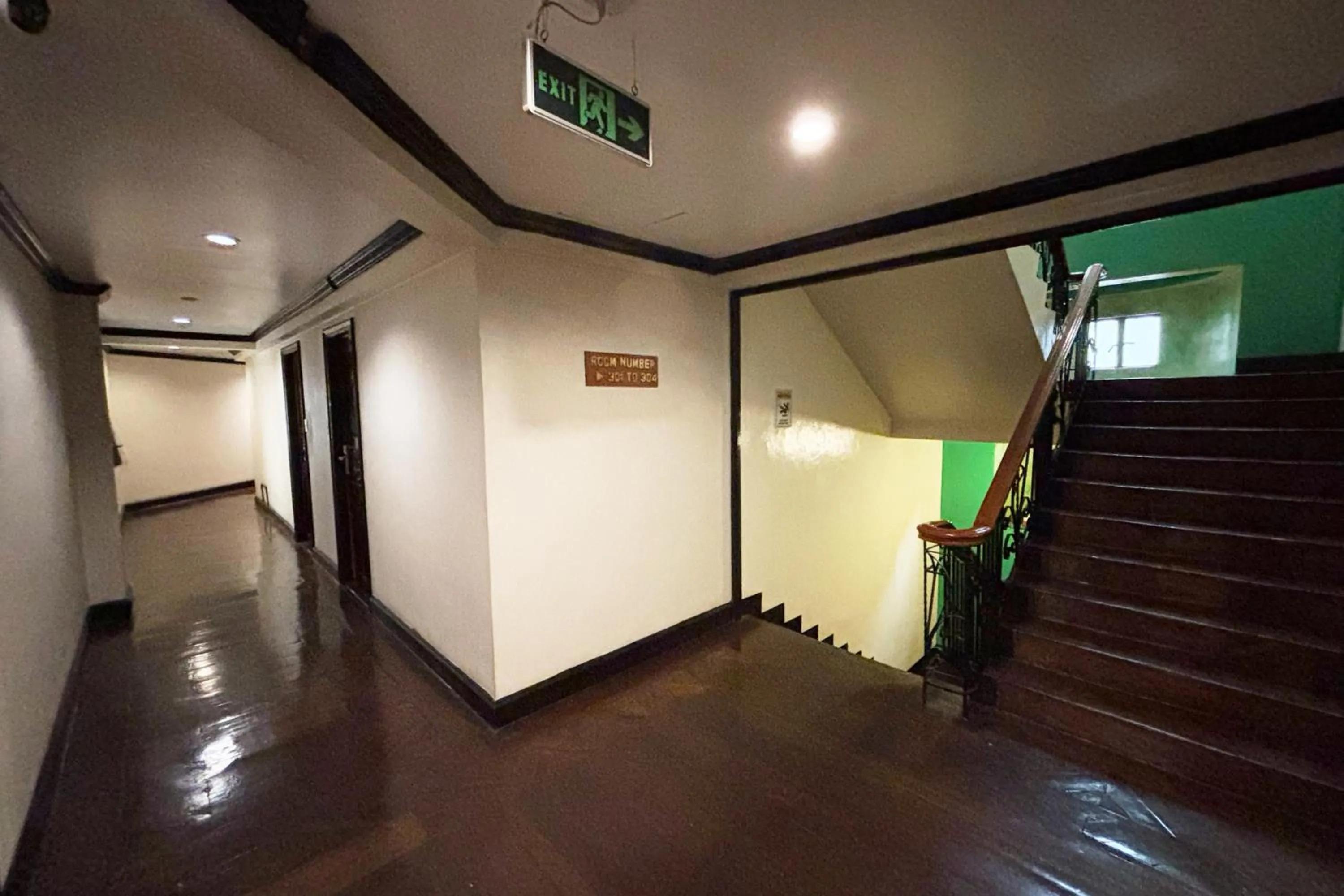 Camelot Hotel Quezon City powered by Cocotel