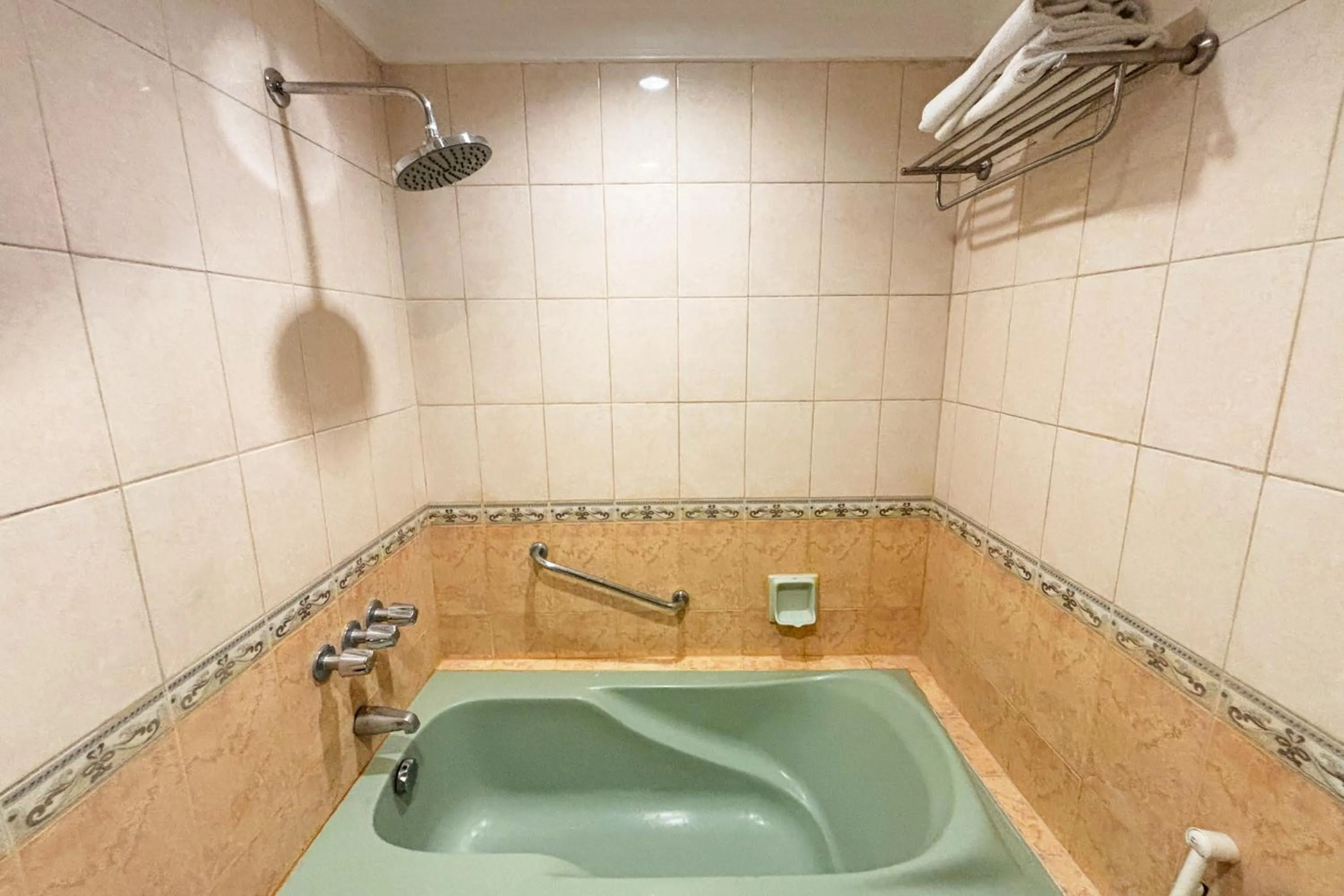 Camelot Hotel Quezon City powered by Cocotel