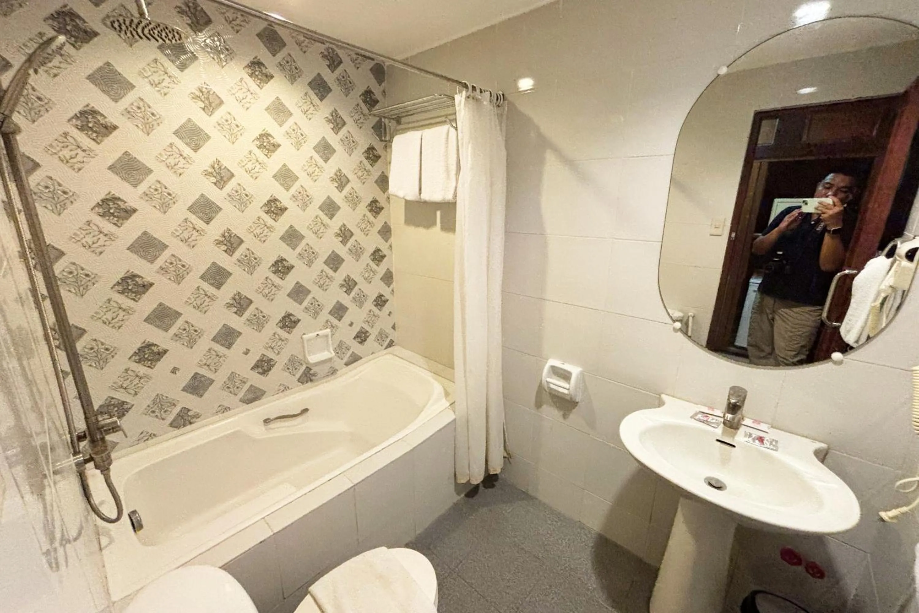 Camelot Hotel Quezon City powered by Cocotel