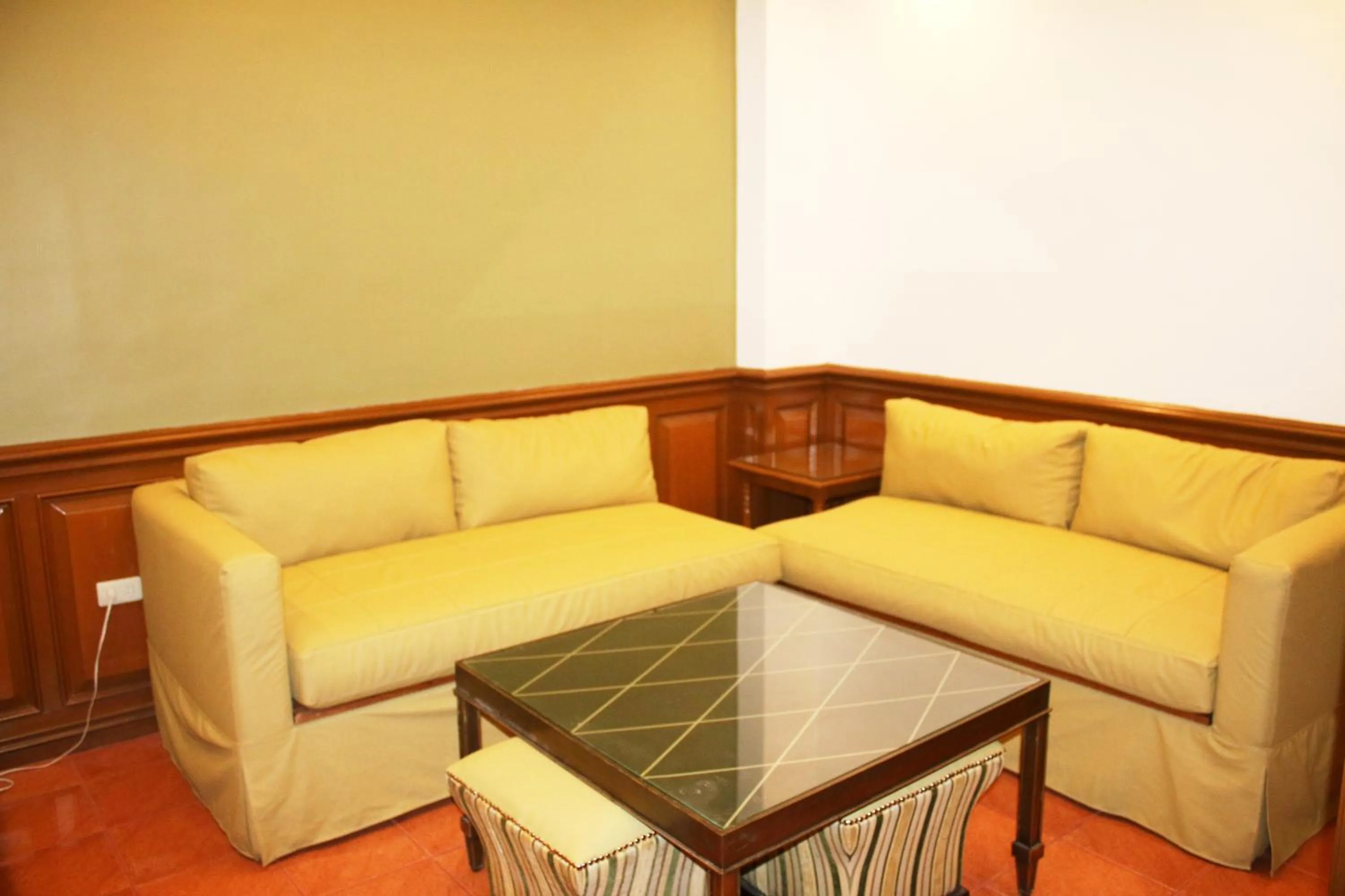 Camelot Hotel Quezon City powered by Cocotel