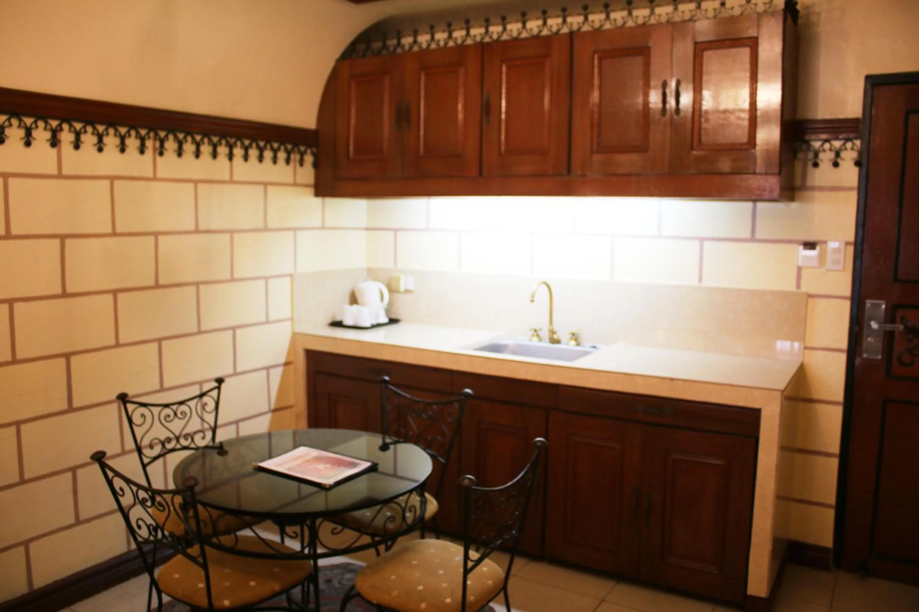 Camelot Hotel Quezon City powered by Cocotel