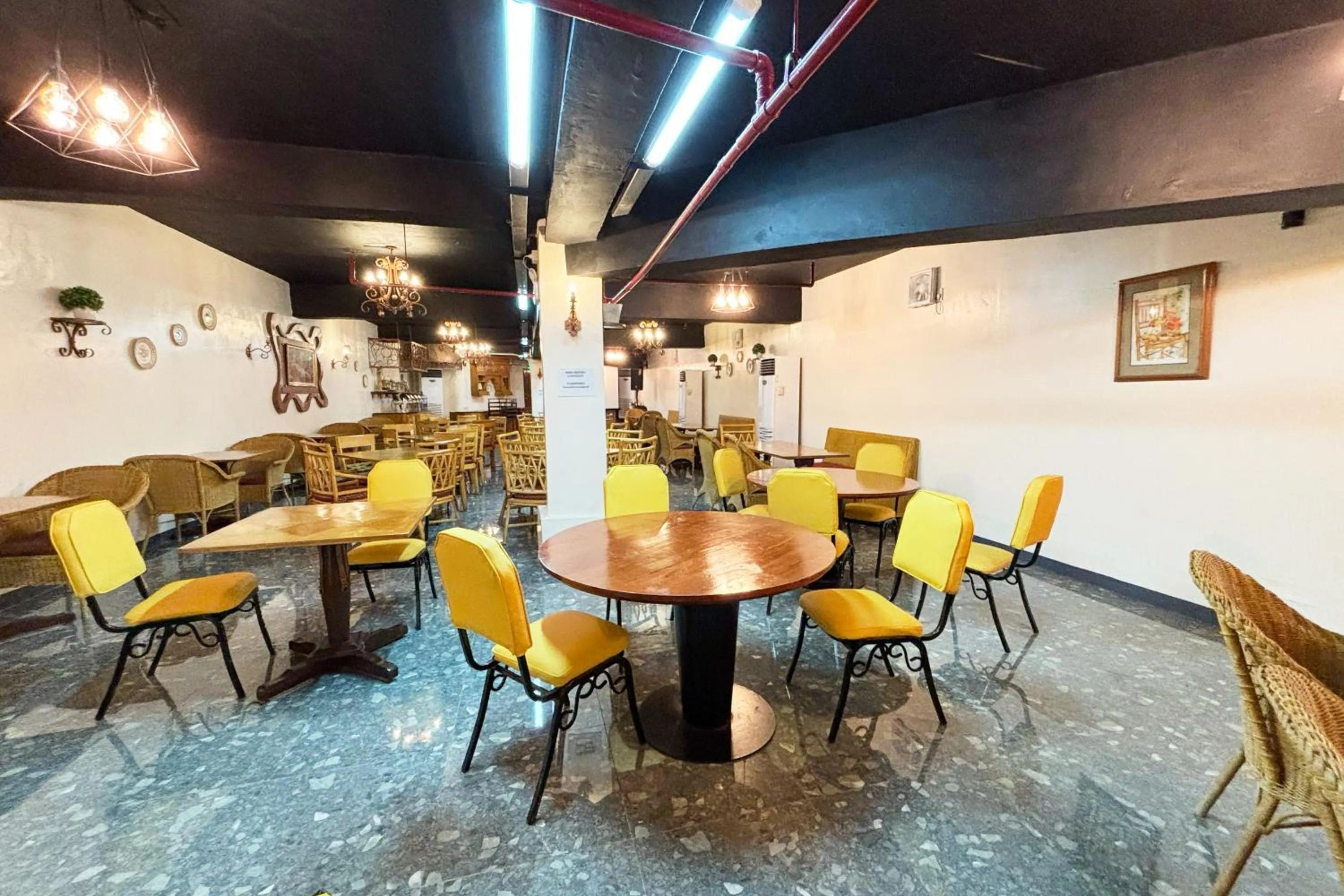 Camelot Hotel Quezon City powered by Cocotel