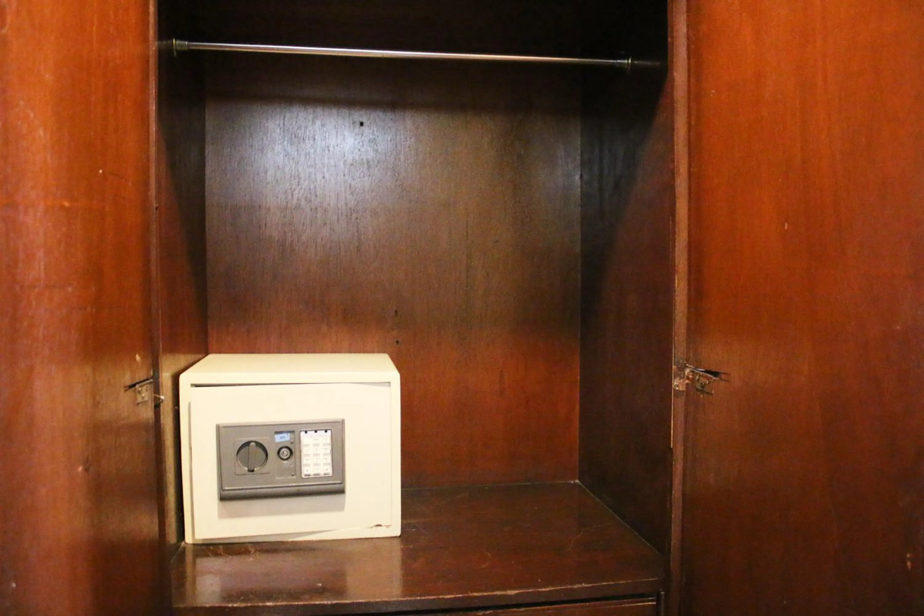 Camelot Hotel Quezon City powered by Cocotel