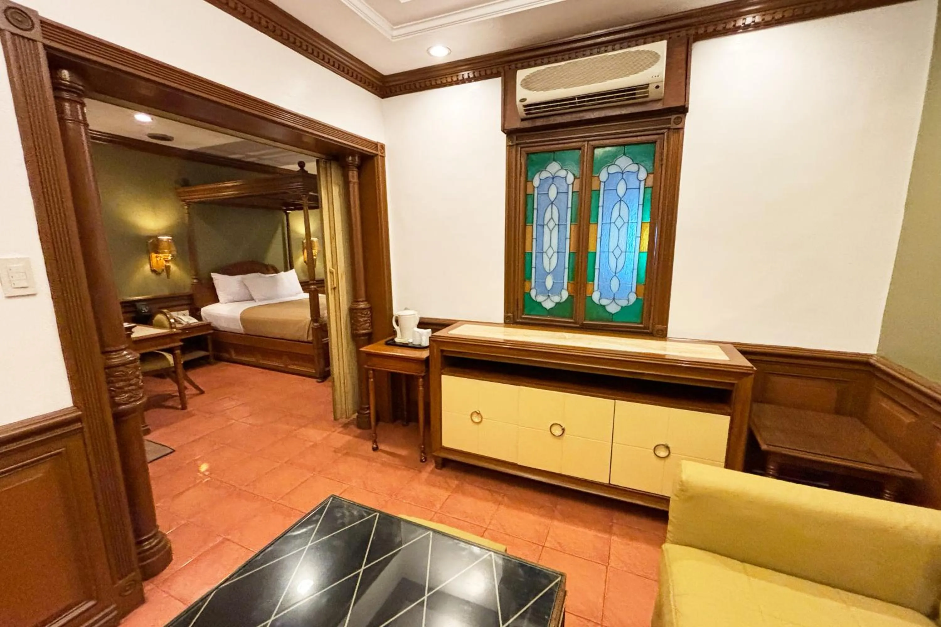 Bed in Camelot Hotel Quezon City powered by Cocotel