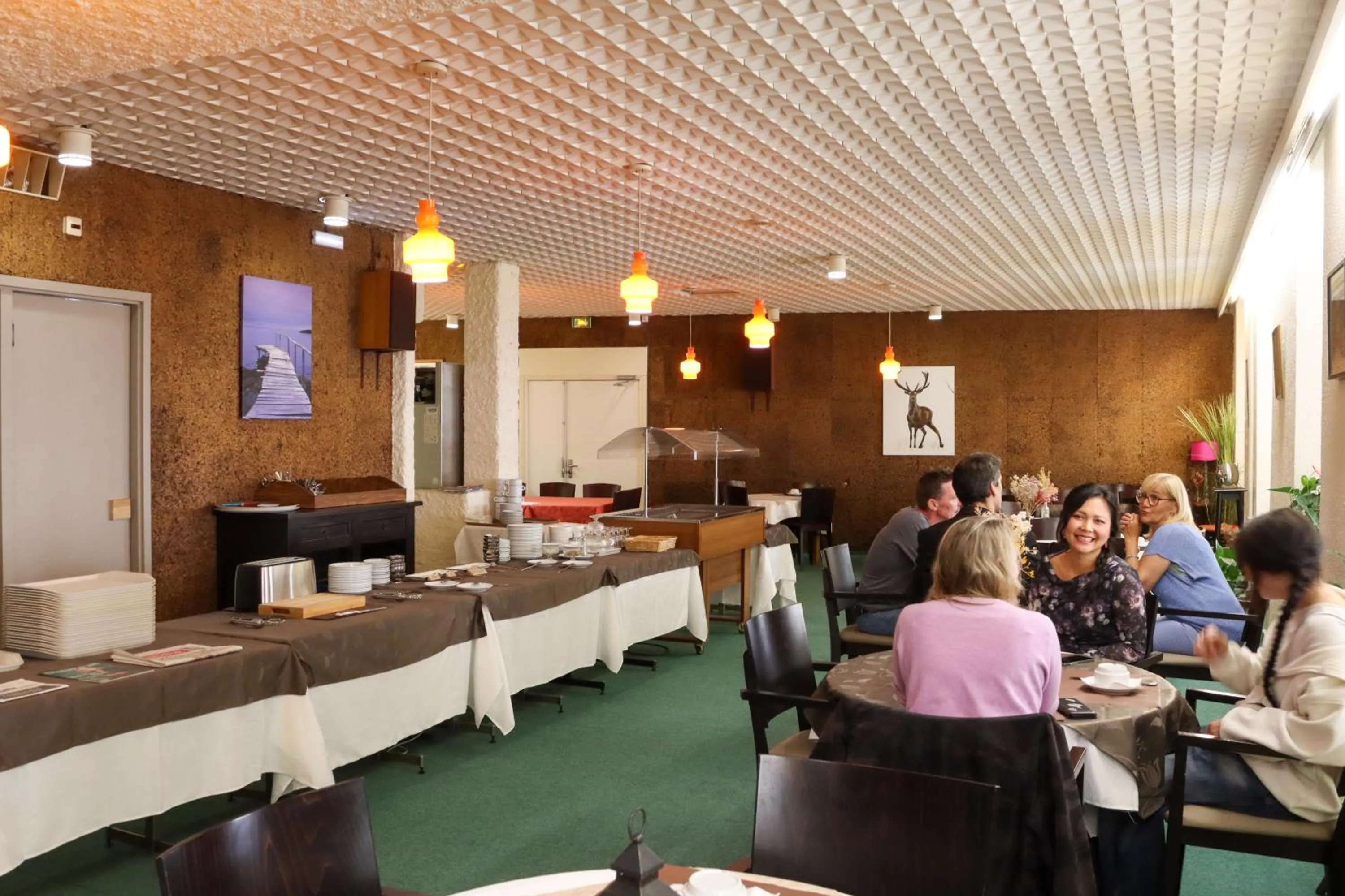 Breakfast in Hôtel Le Lons