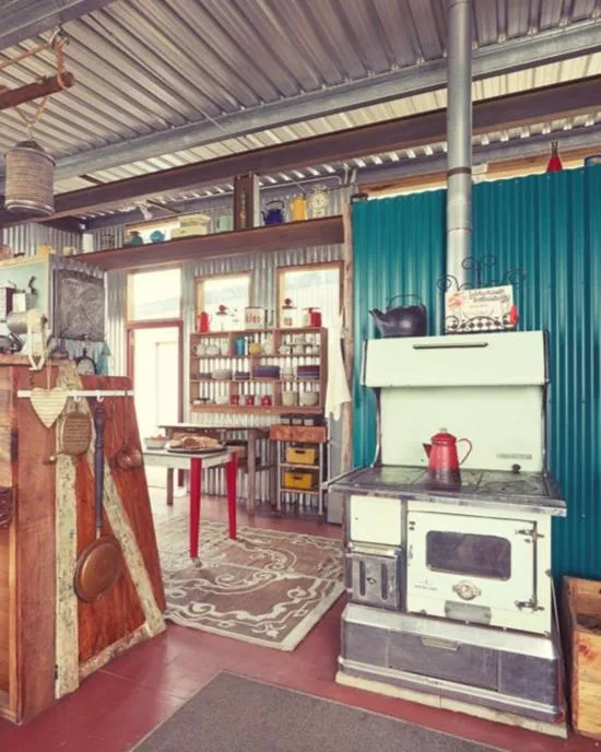 Kitchen or kitchenette in ECO Lodge Villa Villekula
