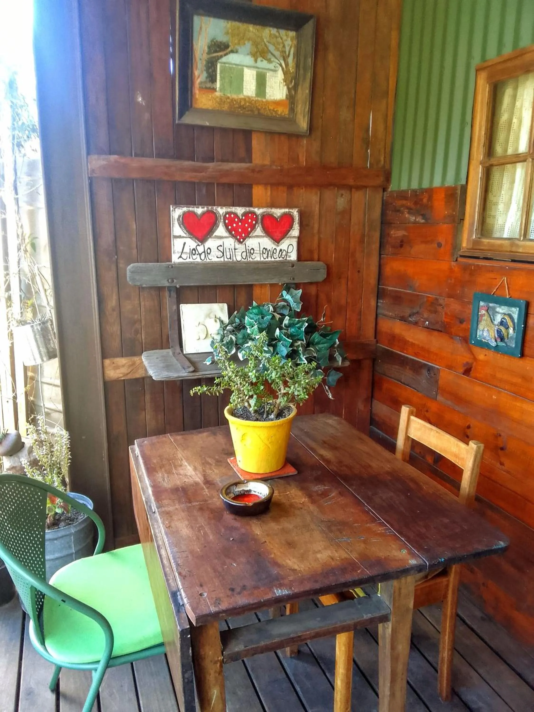 Dining area in ECO Lodge Villa Villekula