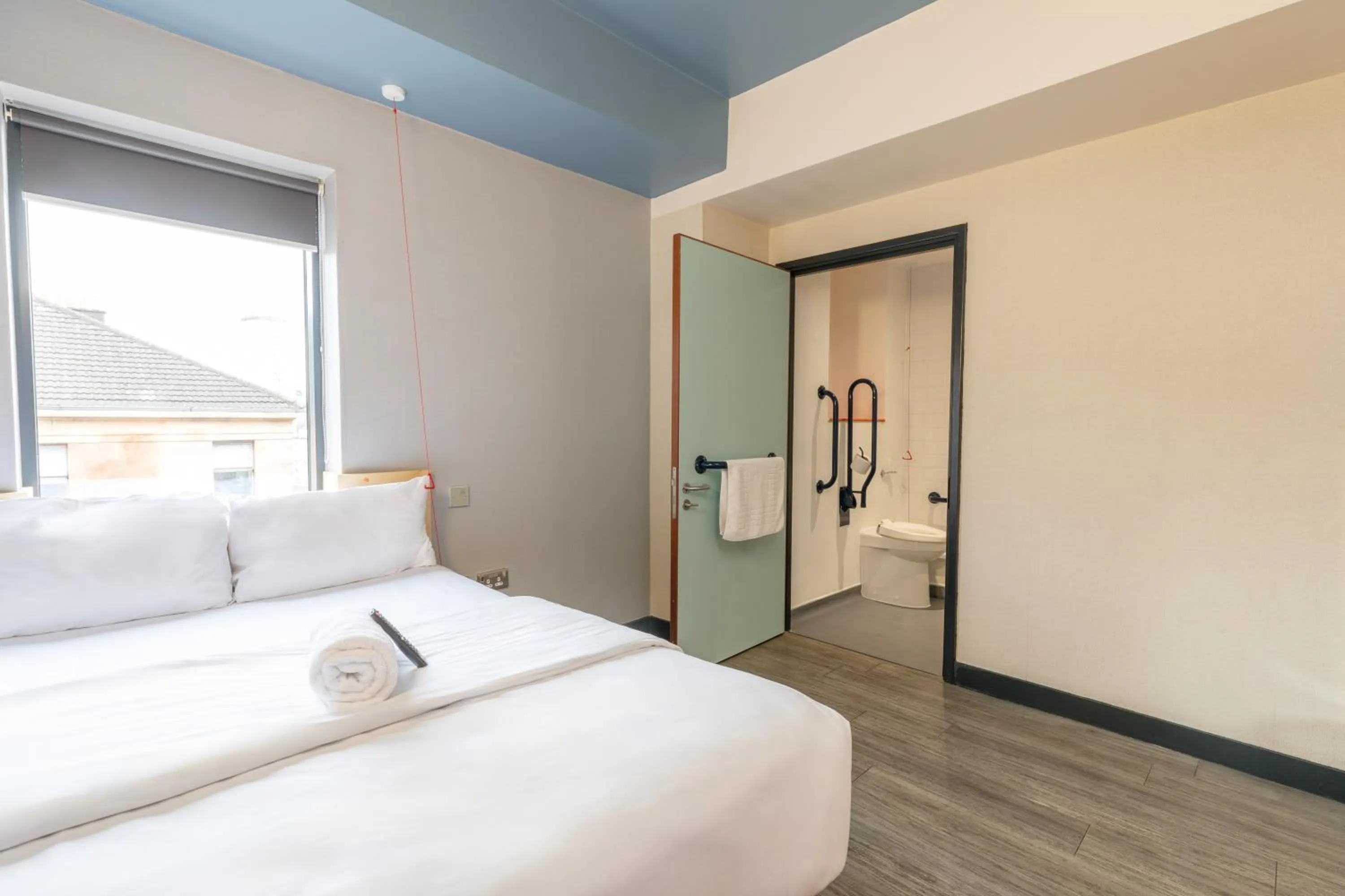 Bedroom, Bed in easyHotel Glasgow City