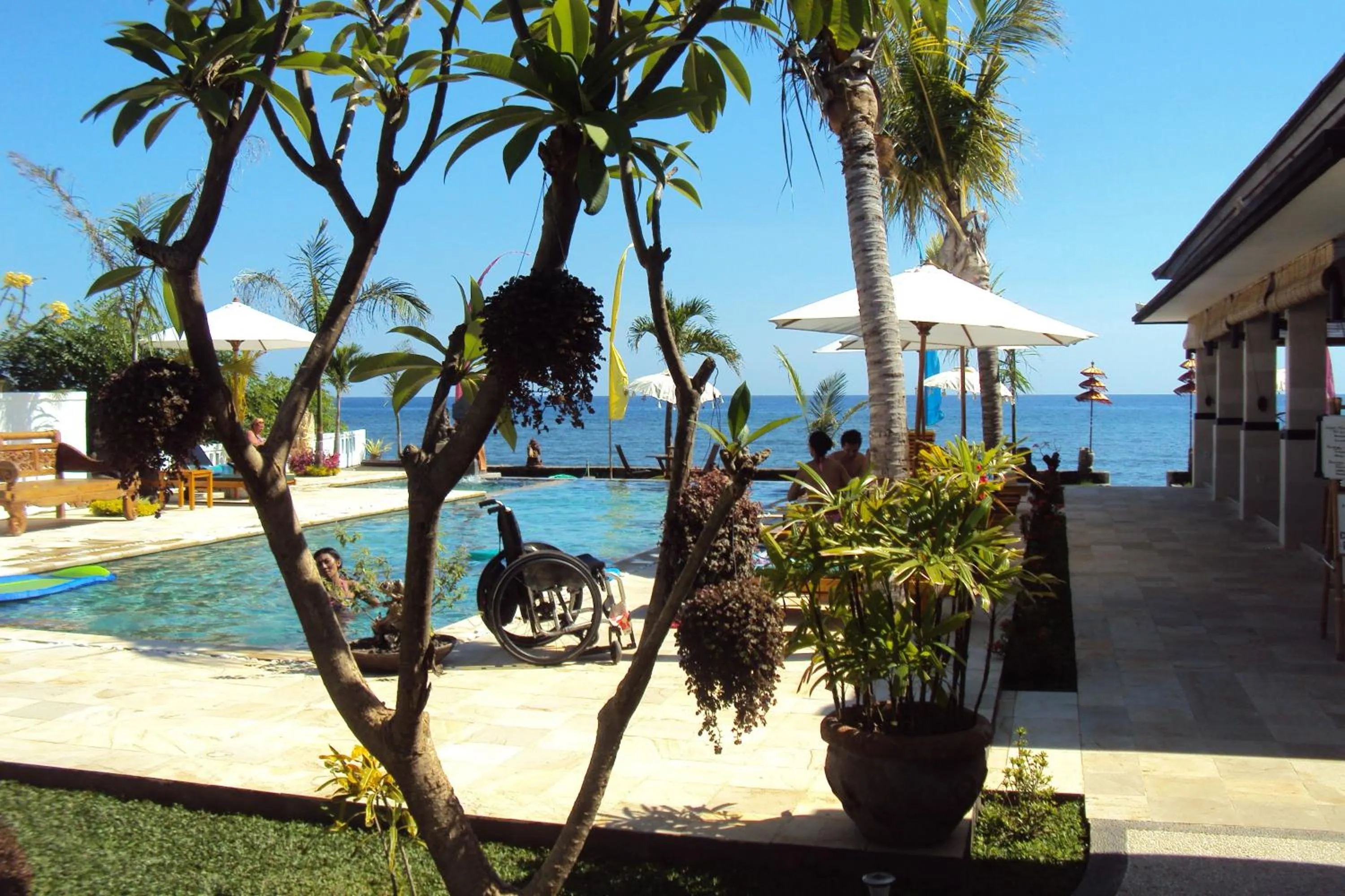 Swimming pool in Kelapa Lovina Beach Villa
