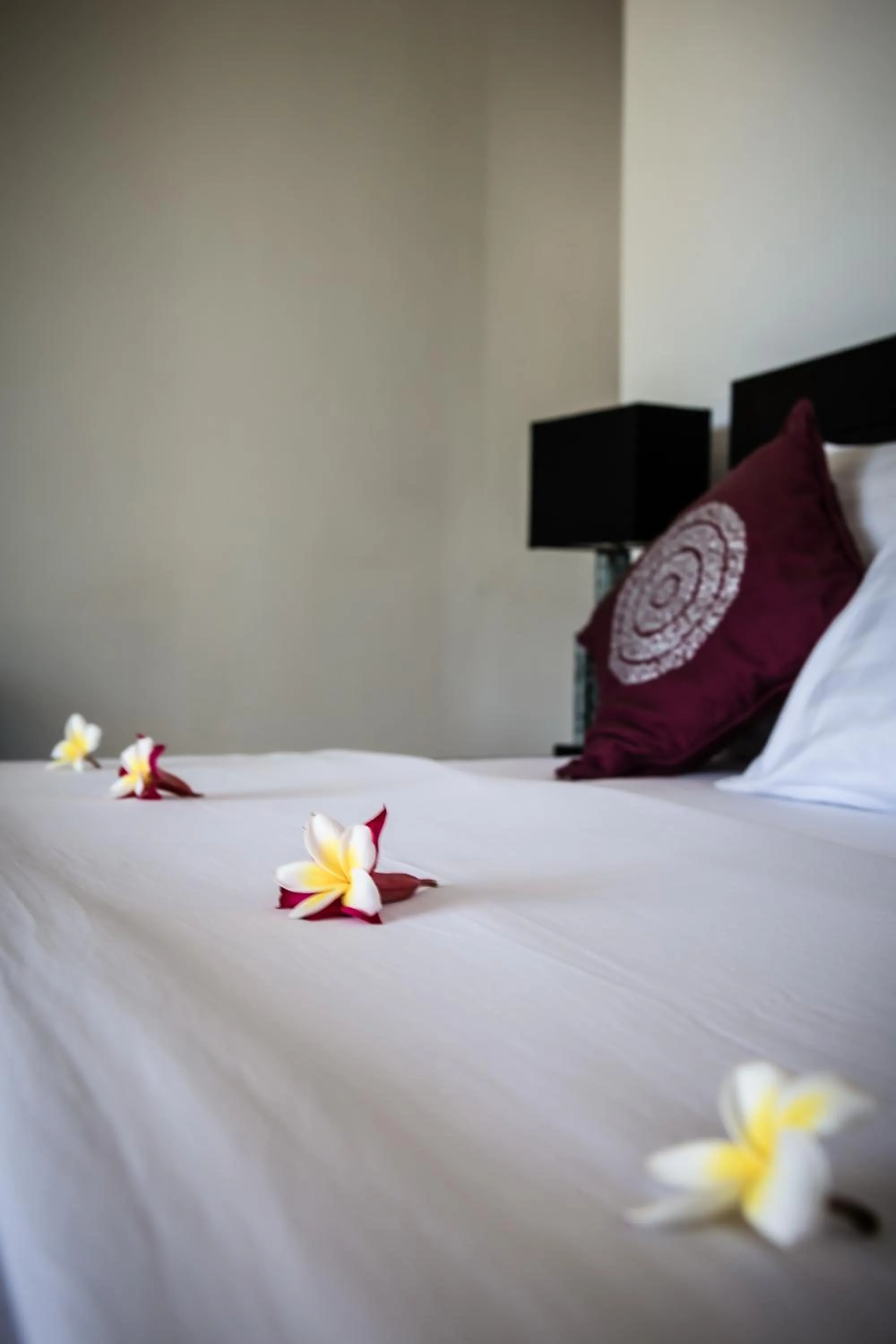 Bed in Kelapa Lovina Beach Villa